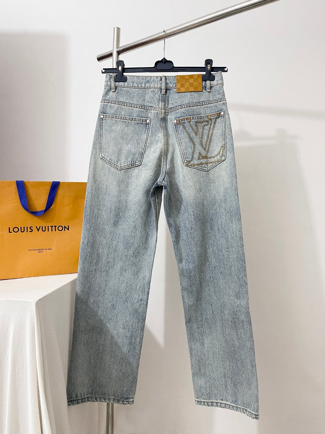 BVG / 루이비통 청바지