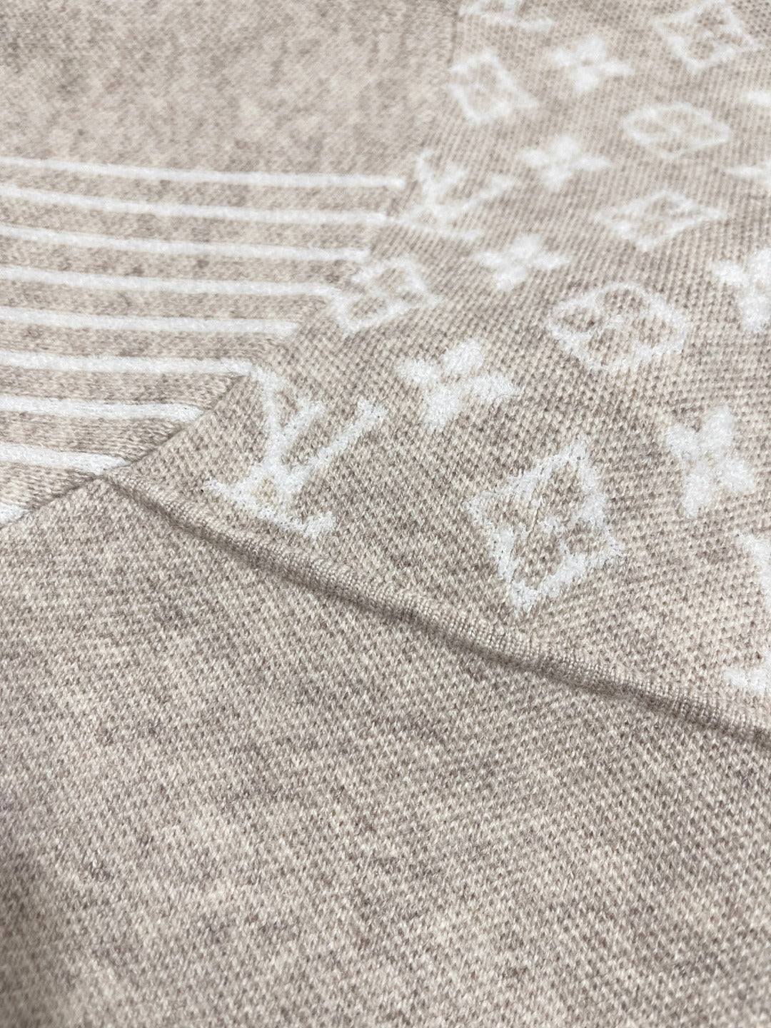 BVG / 루이비통 니트