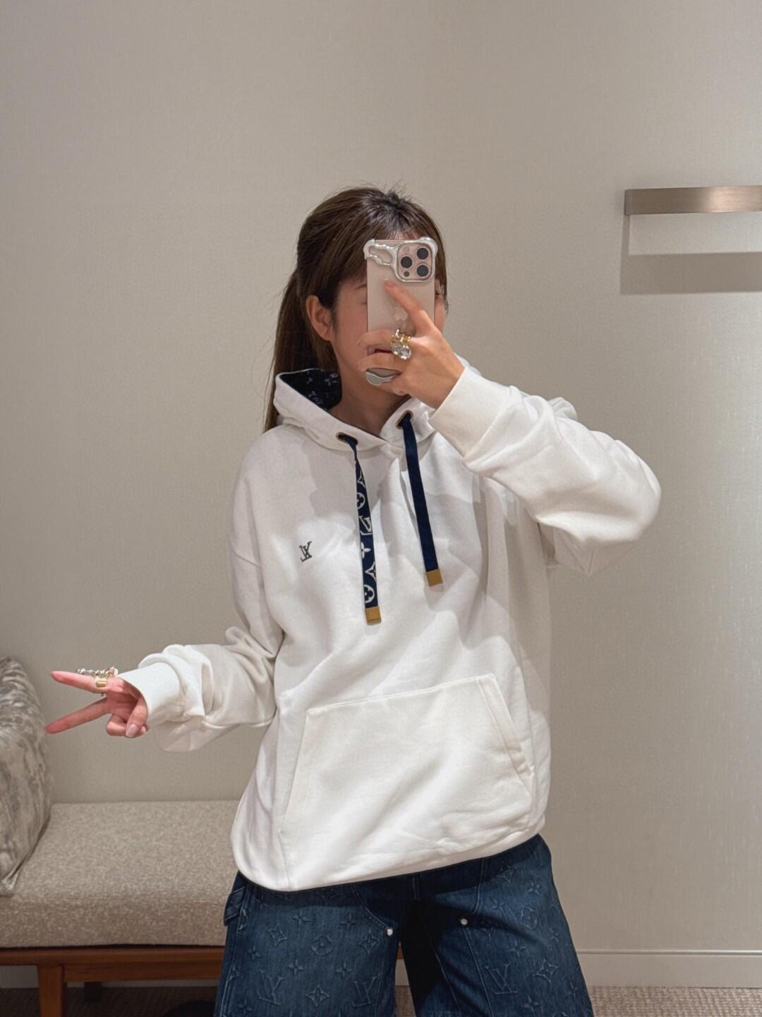 BVG / 루이비통 후드디