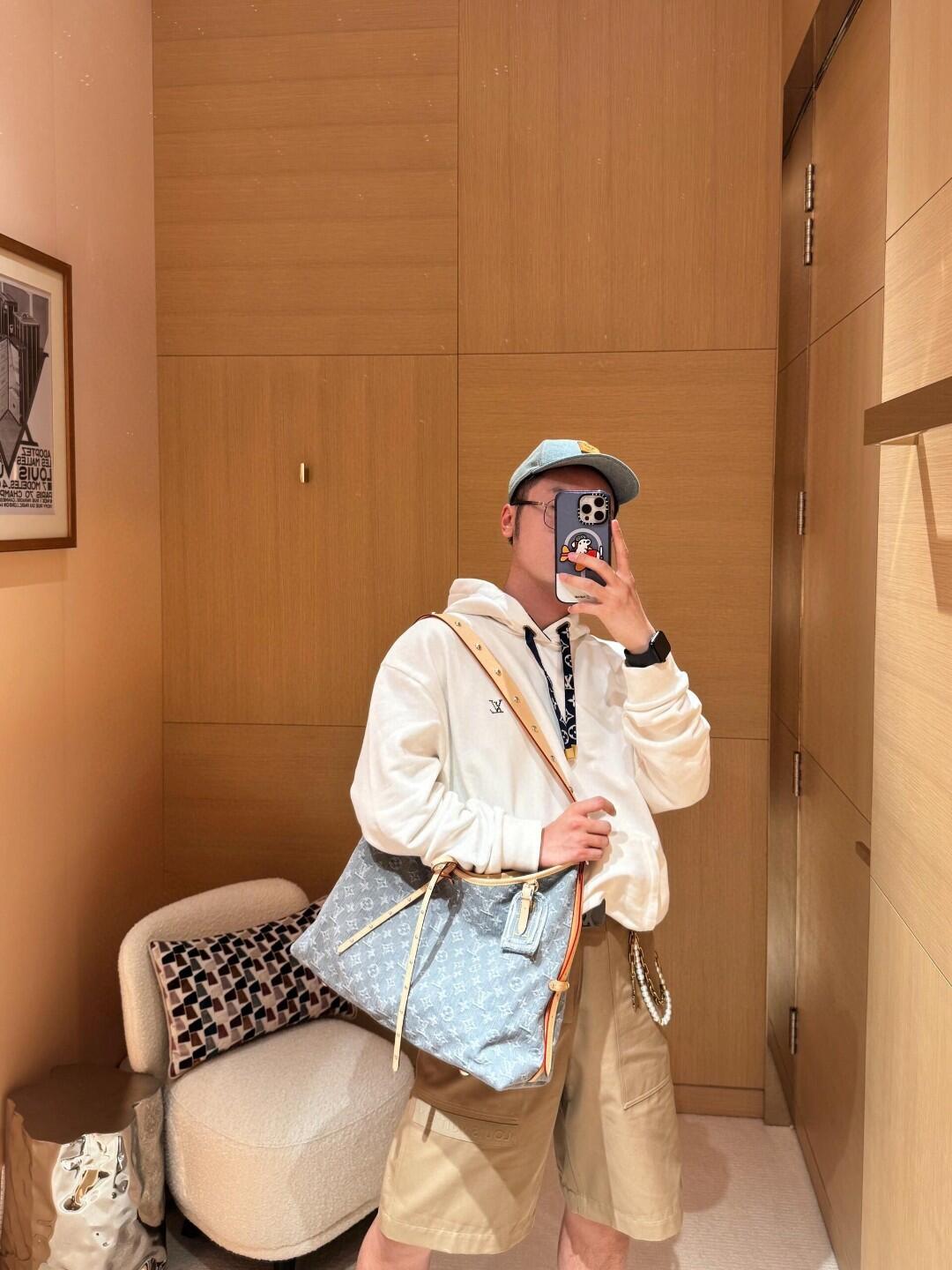 BVG / 루이비통 후드디