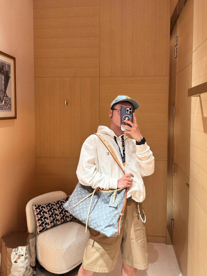 BVG / 루이비통 후드디