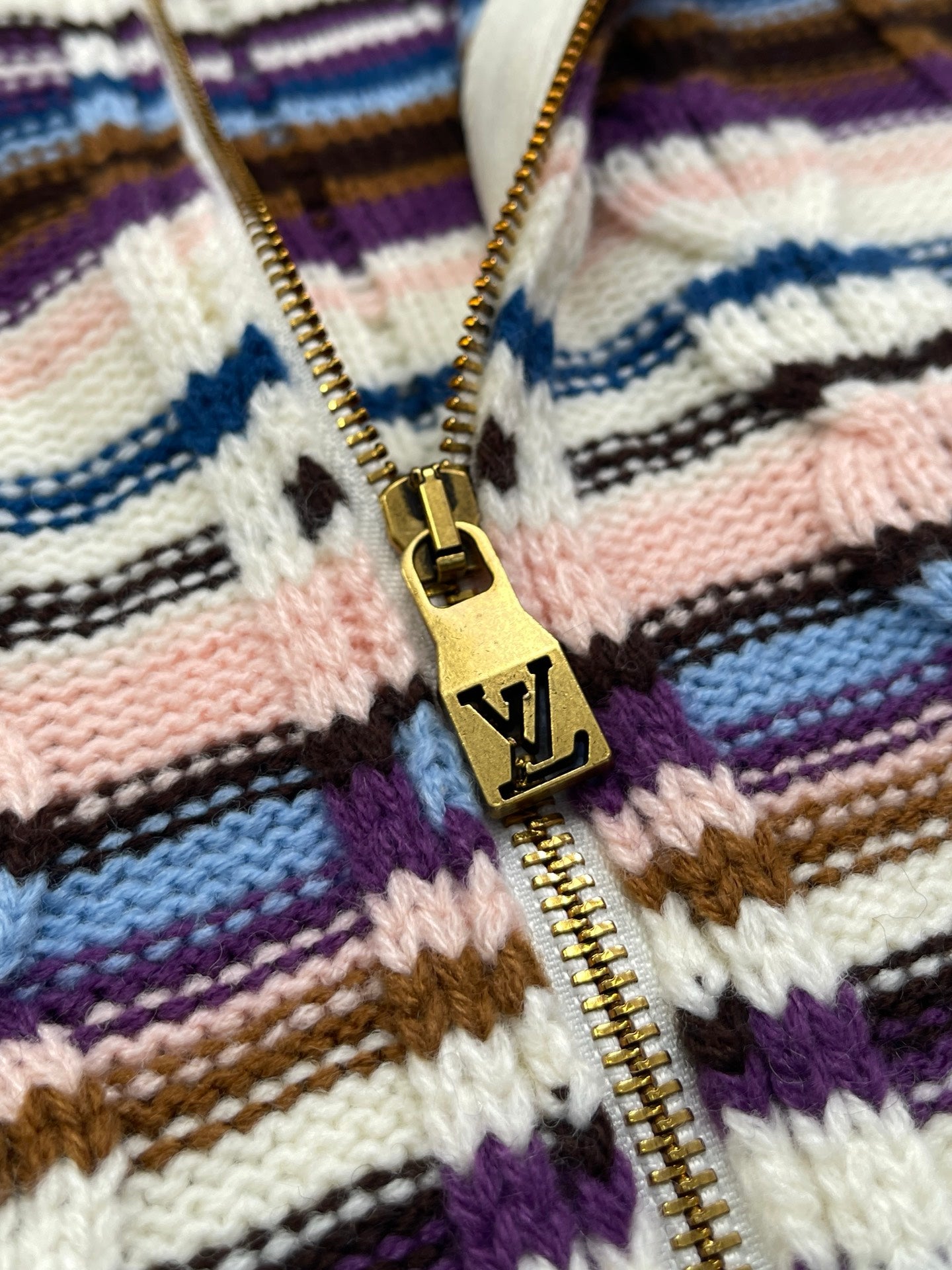 BVG / 루이비통 니트