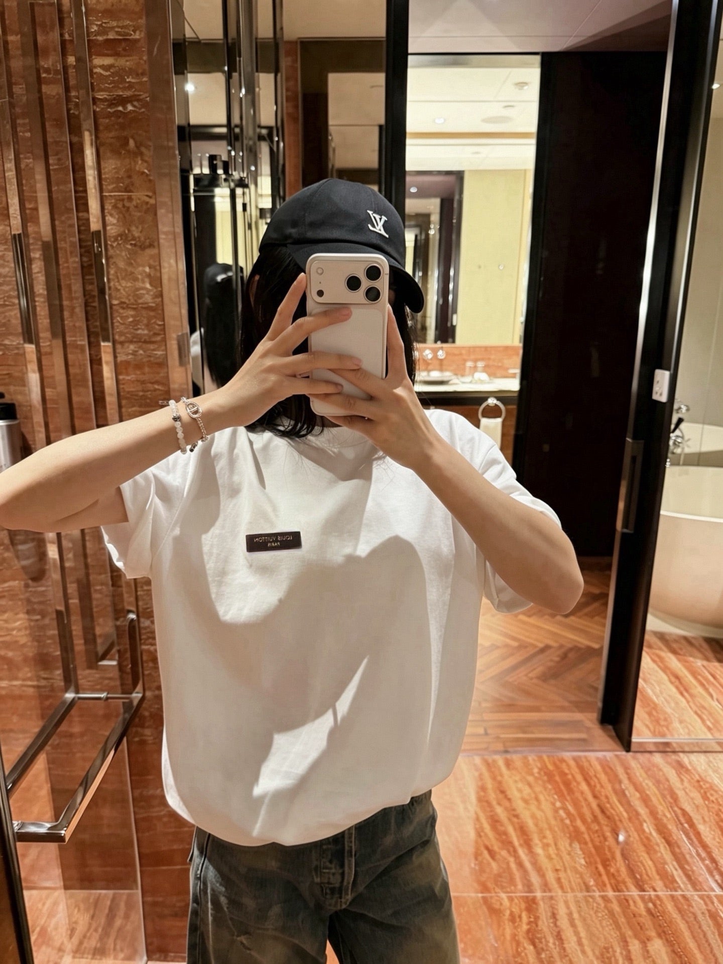 V공장 / 루이비통 반팔