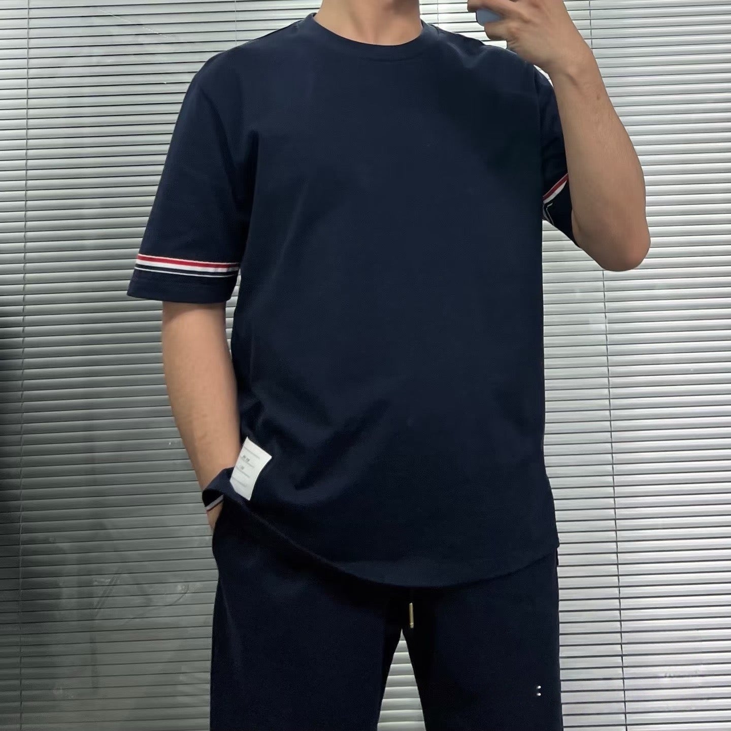 V공장 / 톰브라운 반팔