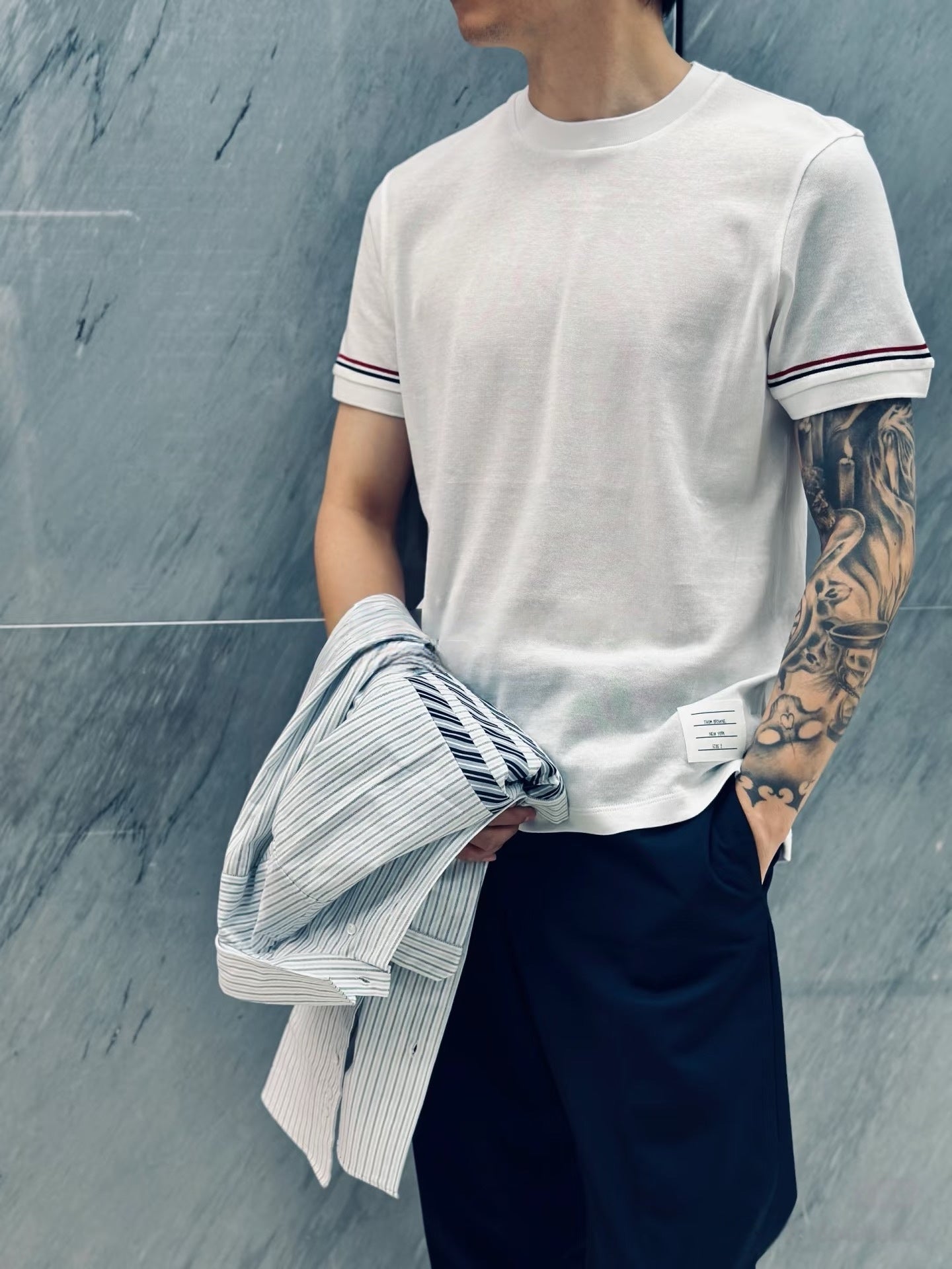 V공장 / 톰브라운 반팔