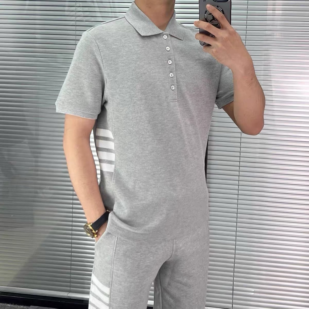 V공장 / 톰브라운 반팔