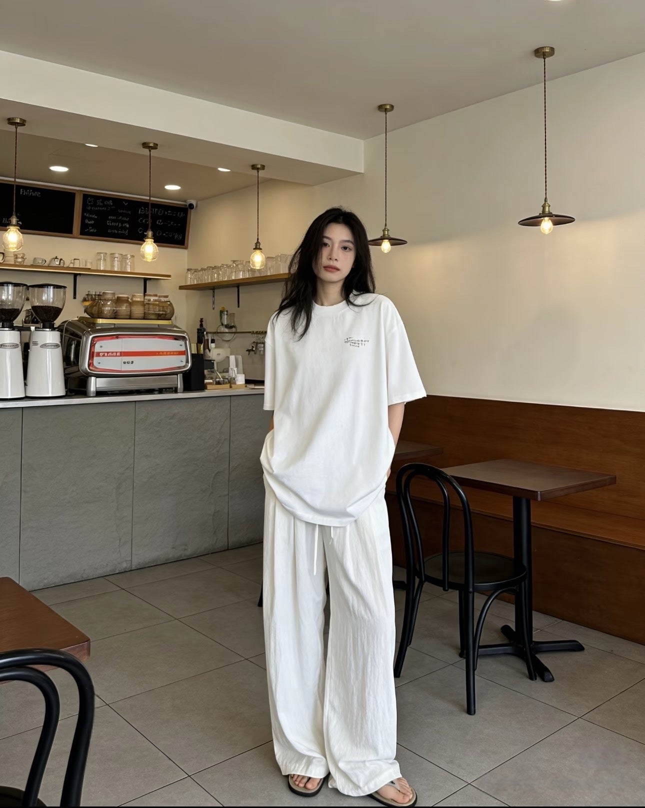 V공장 / 지방시 반팔