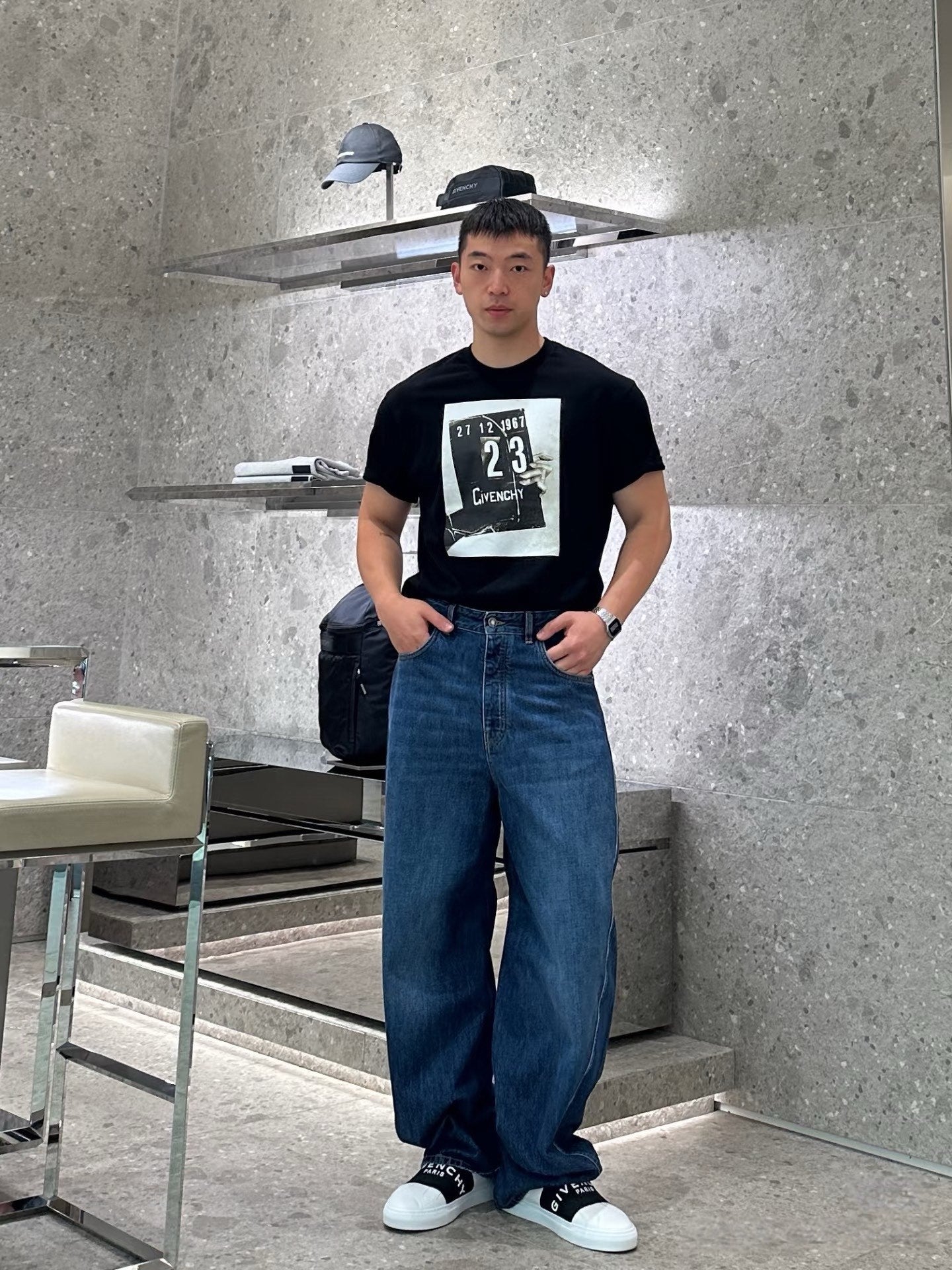 V공장 / 지방시 반팔