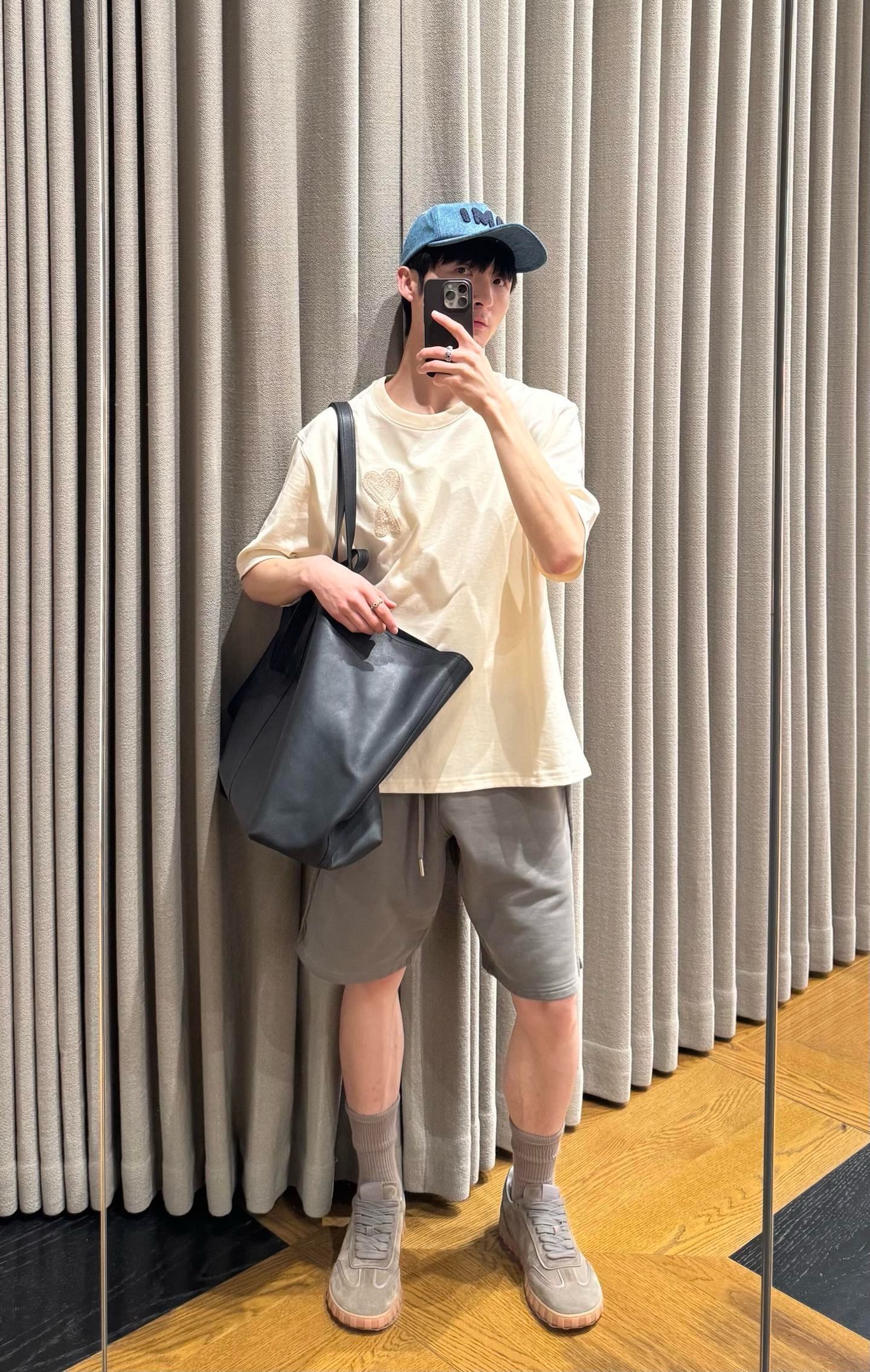 V공장 / 아미 반팔