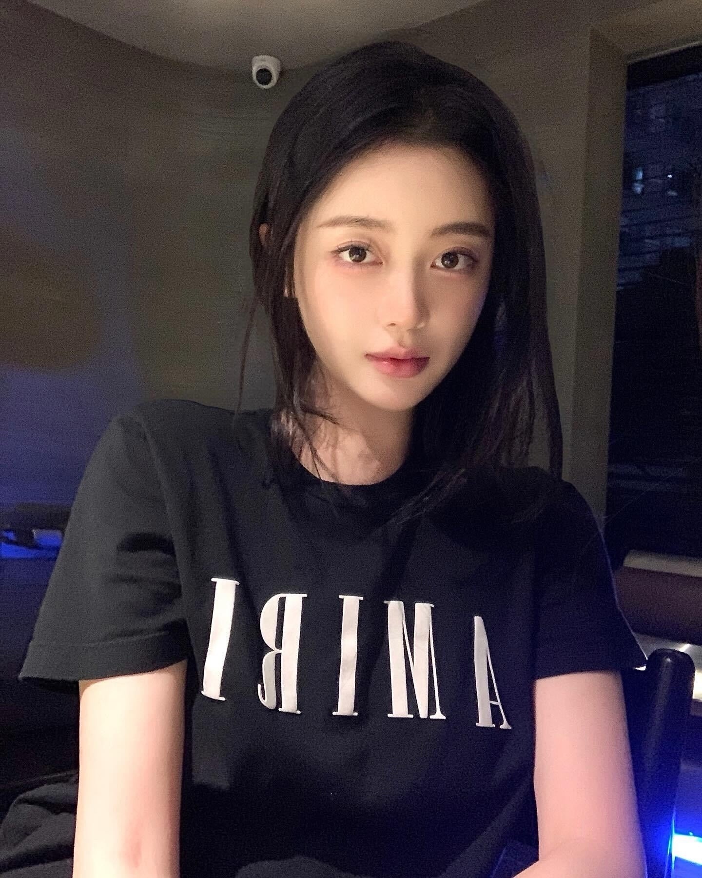 V공장 / 아미 반팔