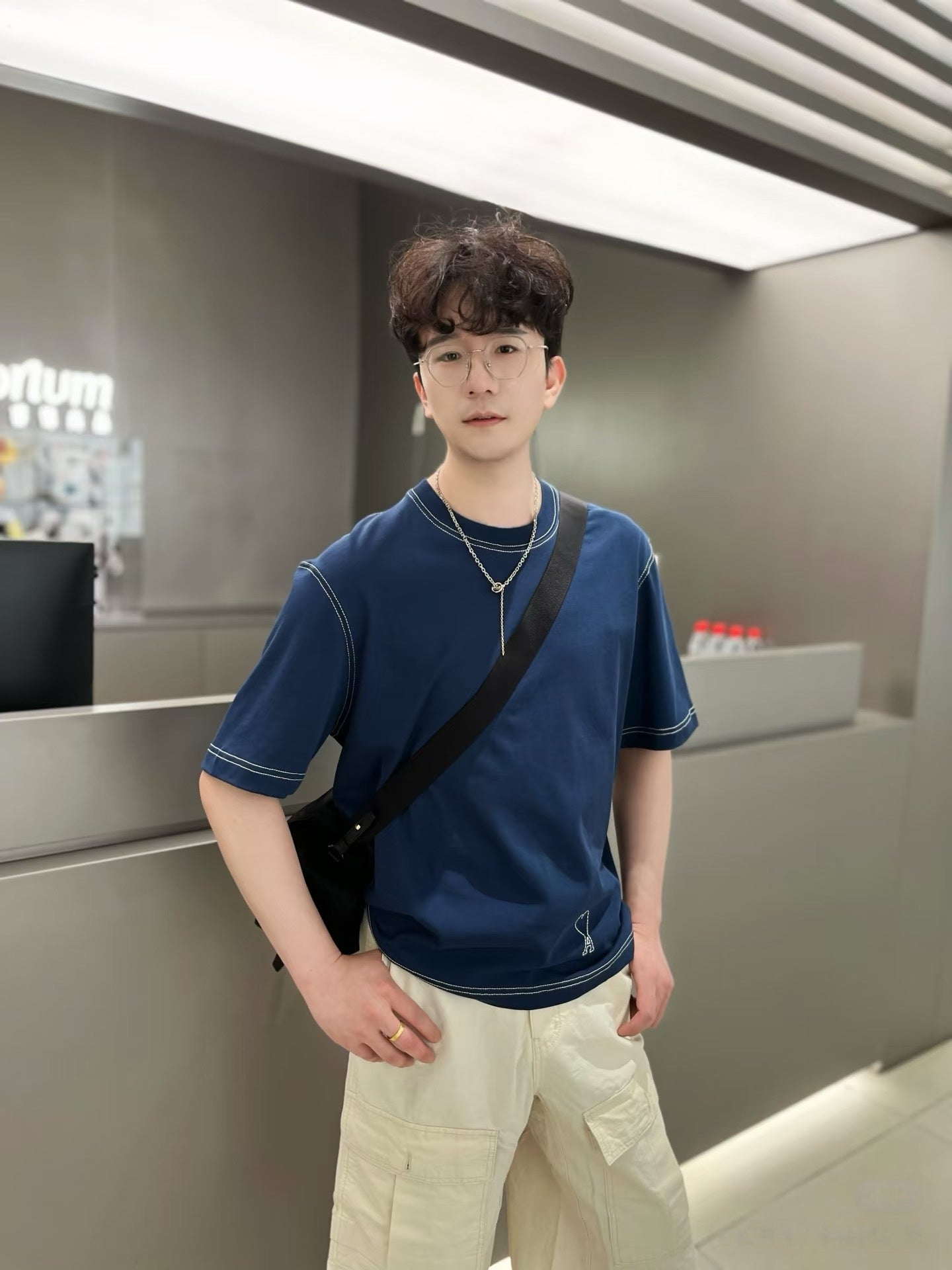 V공장 / 아미 반팔