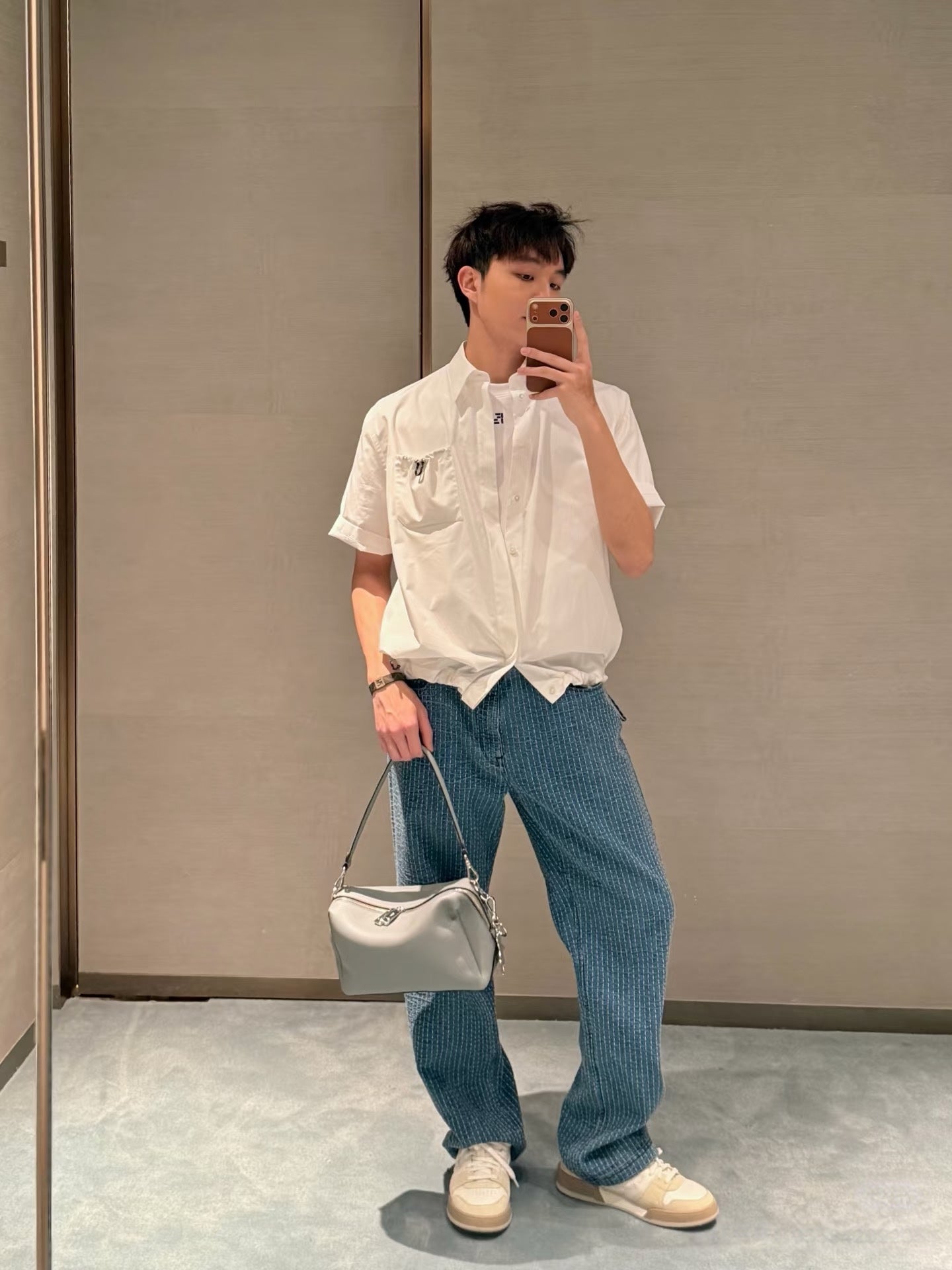 V공장 / 펜디 반팔