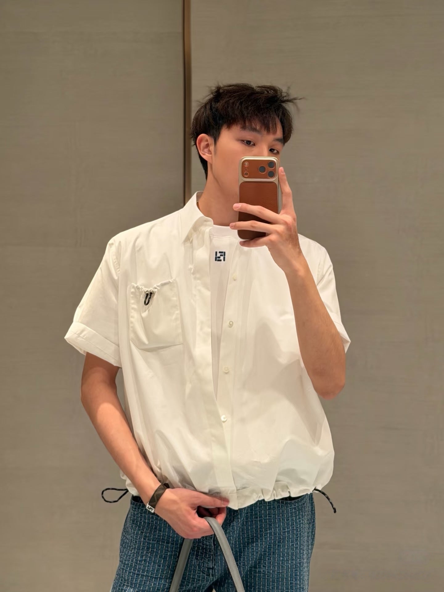 V공장 / 펜디 반팔