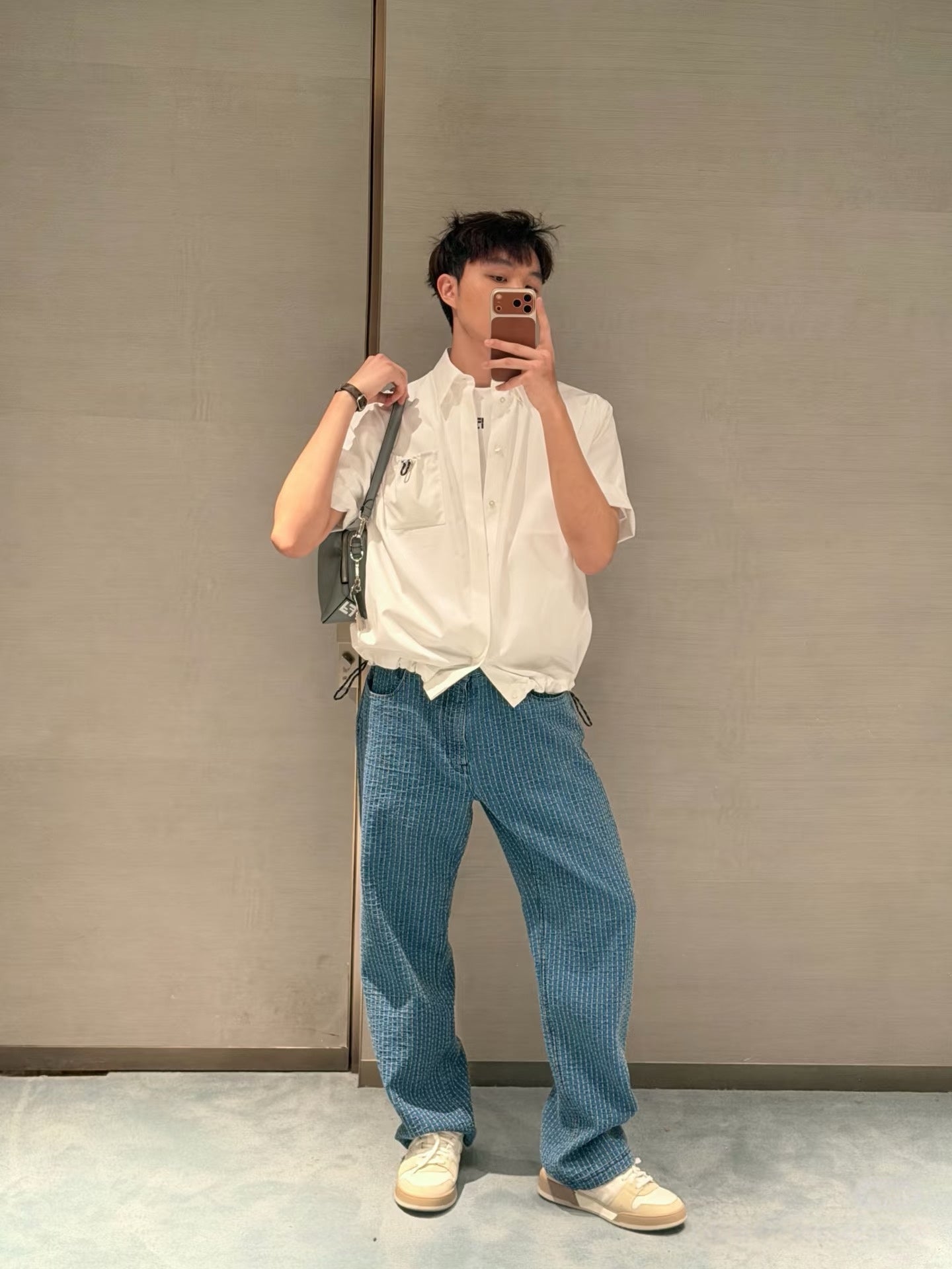 V공장 / 펜디 반팔