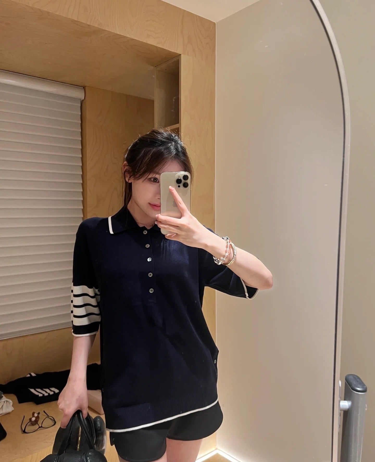 V공장 / 톰브라운 반팔