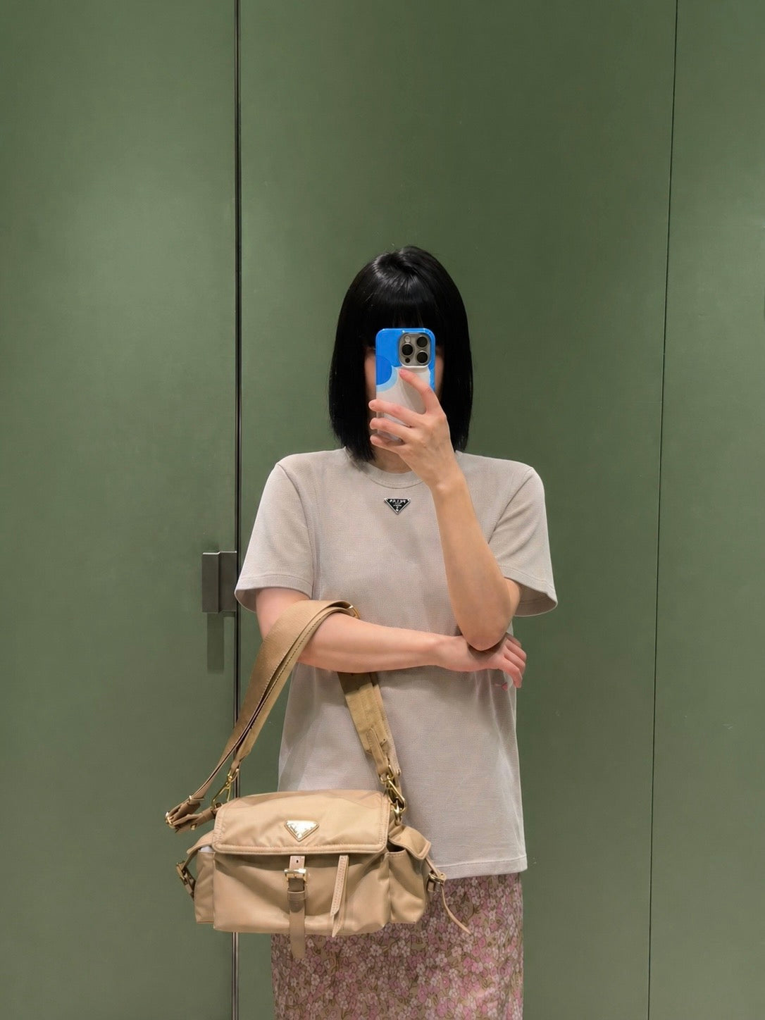 V공장 / 프라다 반팔