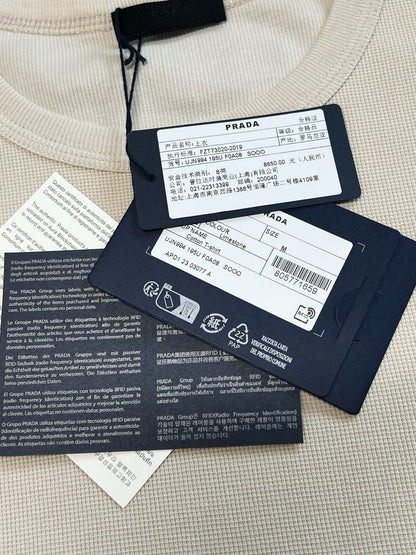 V공장 / 프라다 반팔