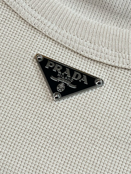 V공장 / 프라다 반팔