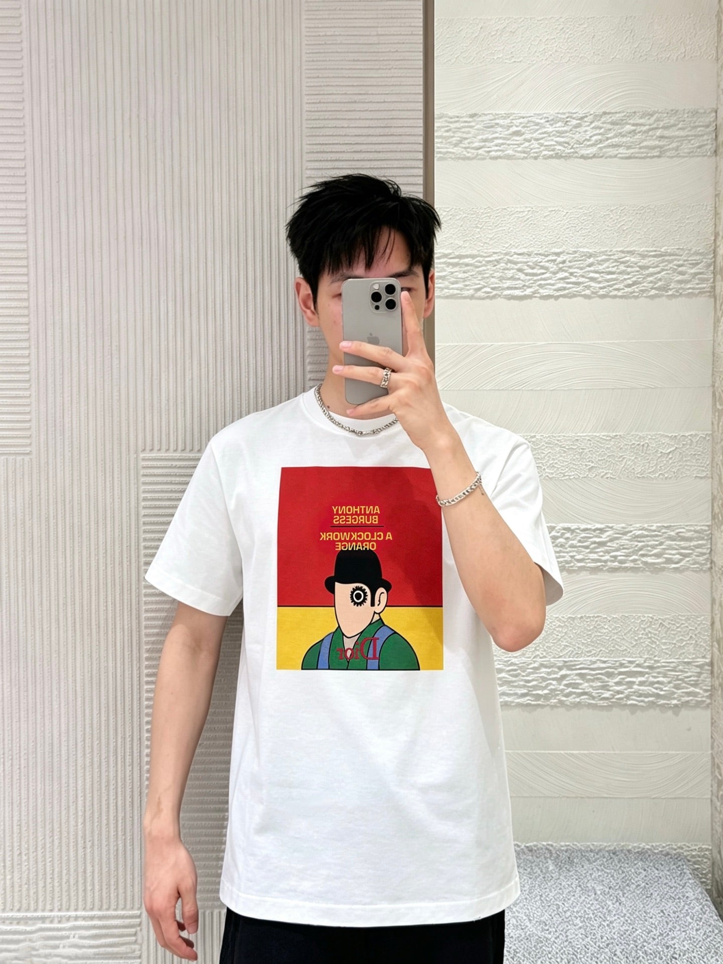 V공장 / 디올 반팔
