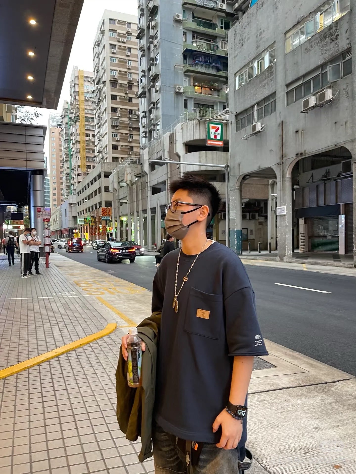 V공장 / 펜디 반팔