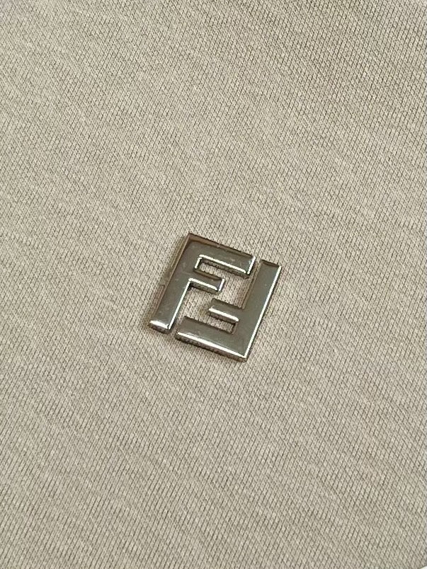 V공장 / 펜디 반팔