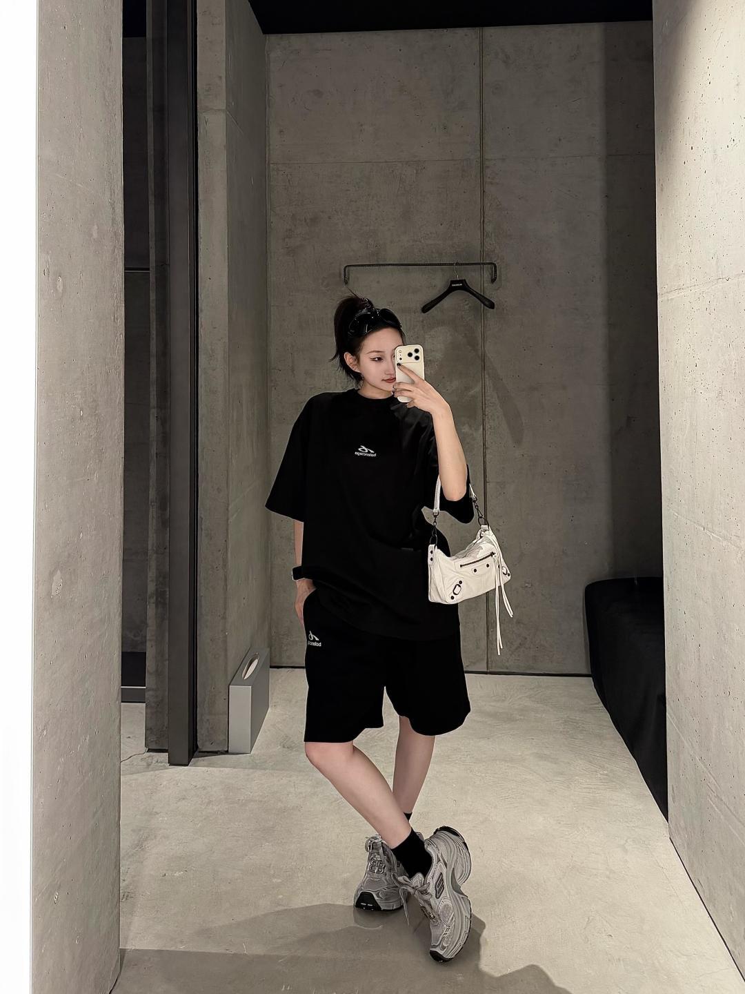 GTR / 발렌시아가 라운드넥 반팔 티셔츠
