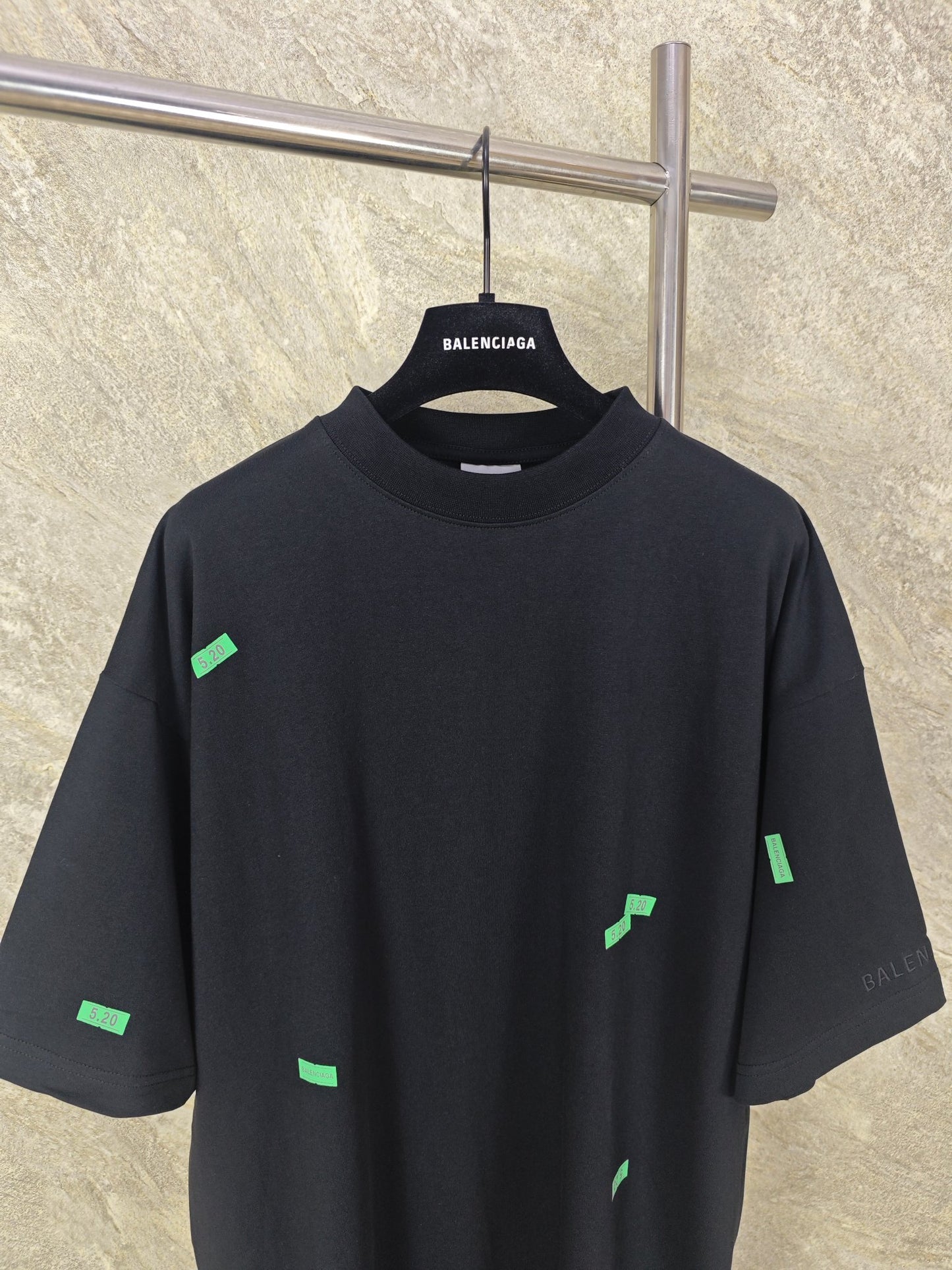 GTR / 발렌시아가 라운드넥 반팔