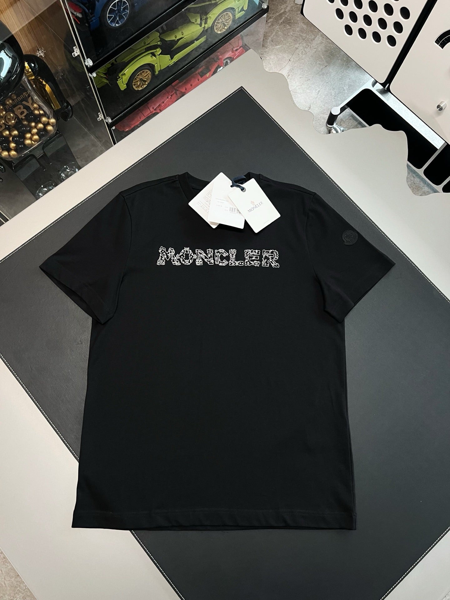 V공장 / 몽클레어 반팔