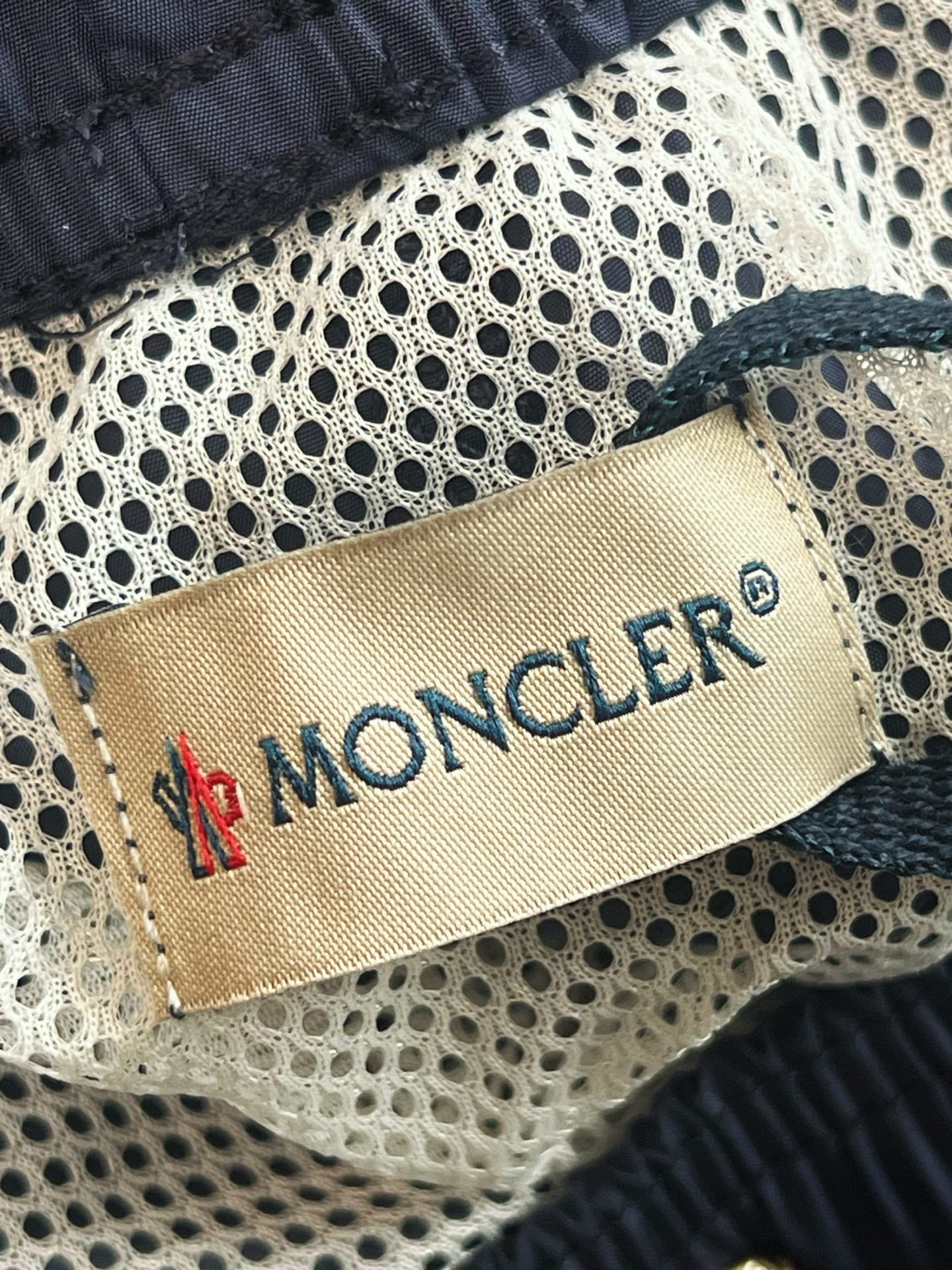 V공장 / 몽클레어 반바지
