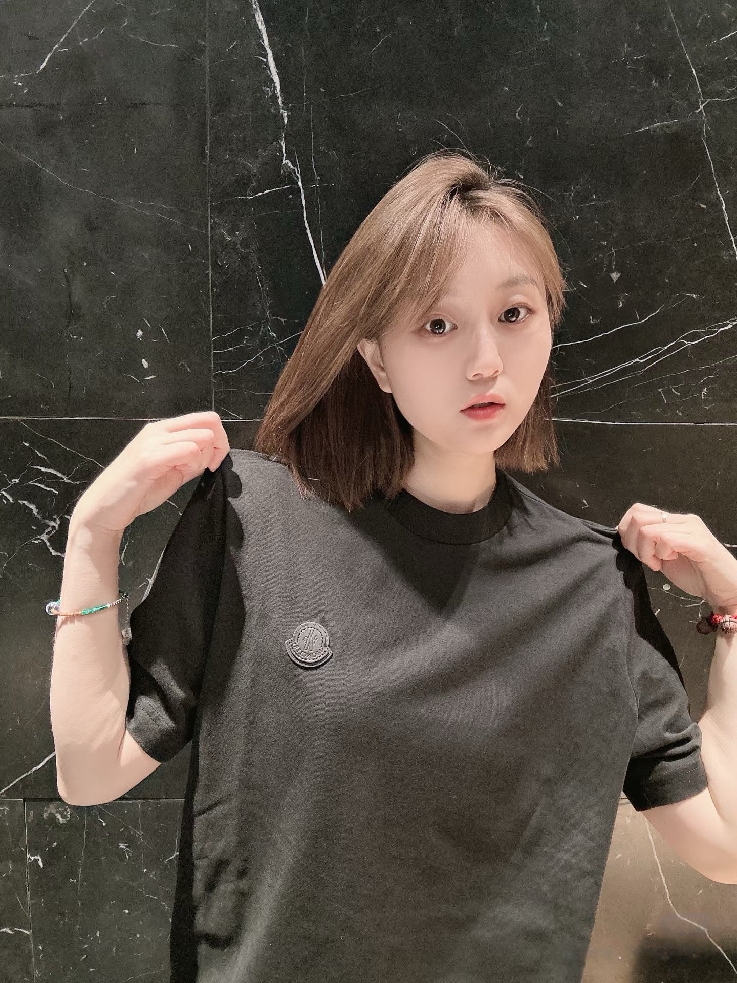 V공장 / 몽클레어 반팔