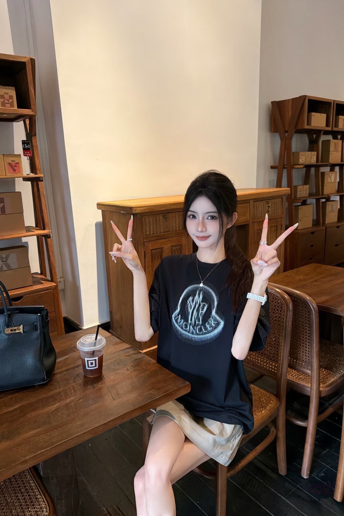 V공장 / 몽클레어 반팔