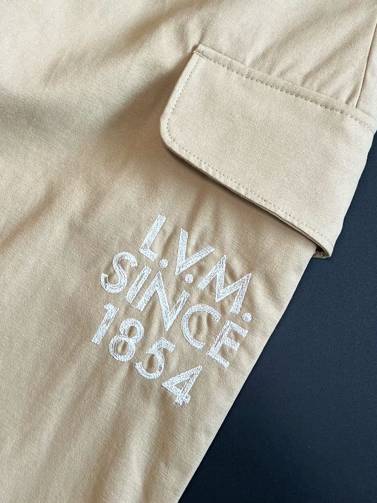 V공장 / 루이비통 바지