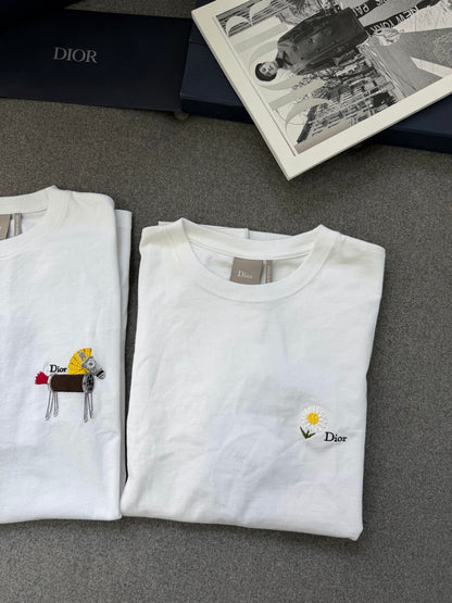 BVG / 디올 흰색 조랑말 자수 티셔츠