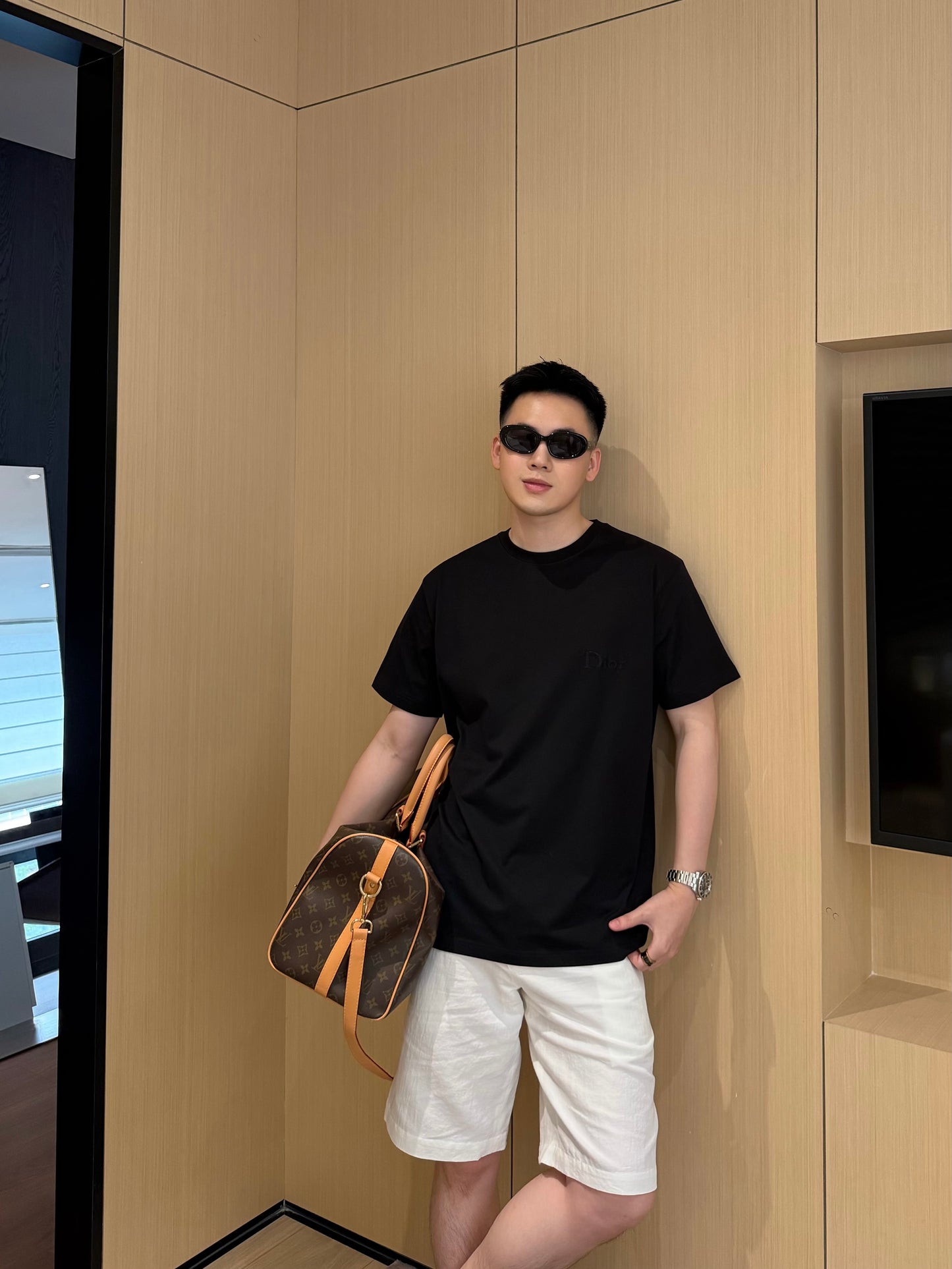 BVG / 디올 레터 자수 티셔츠
