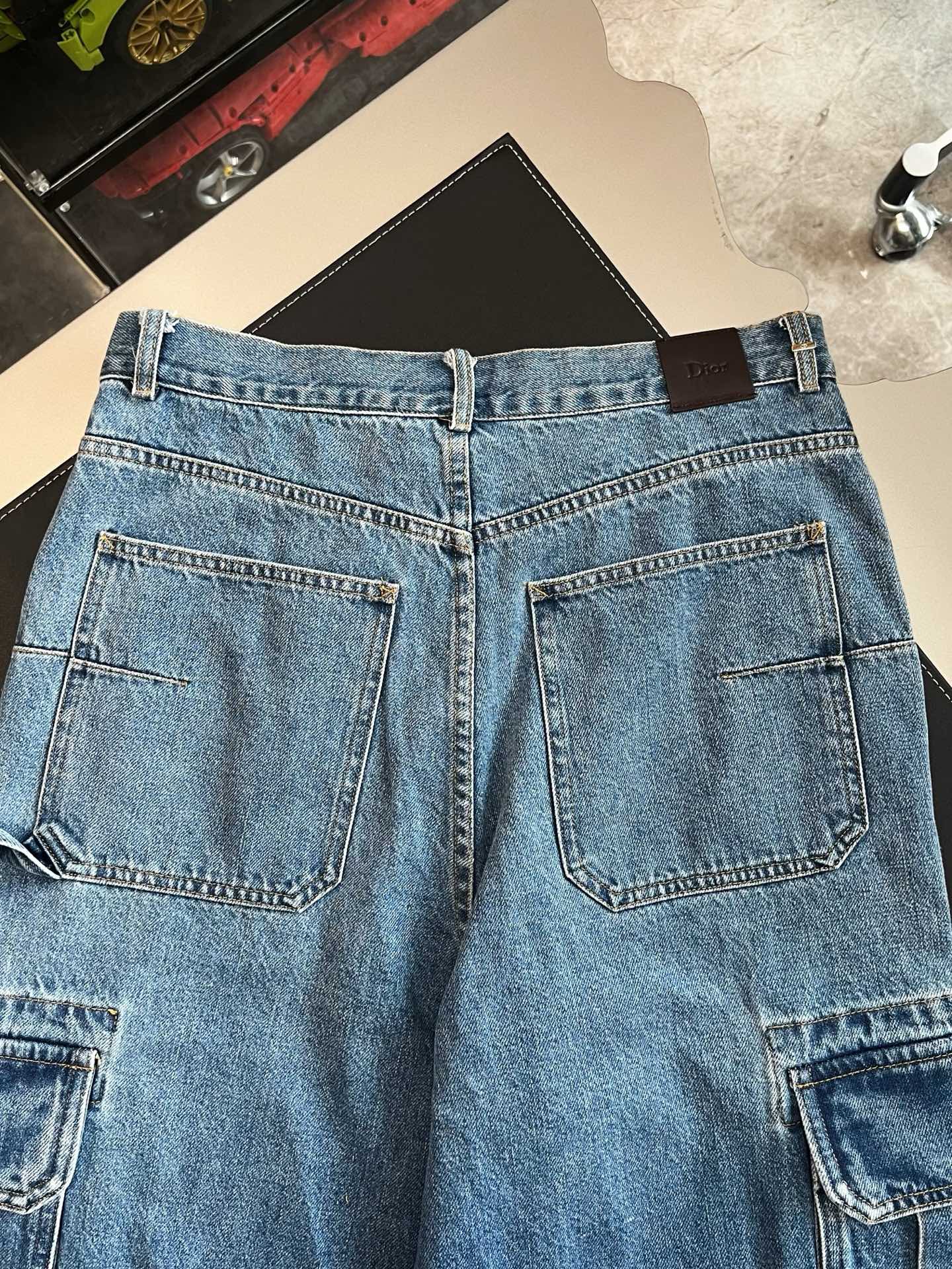 V공장 / 디올 청바지