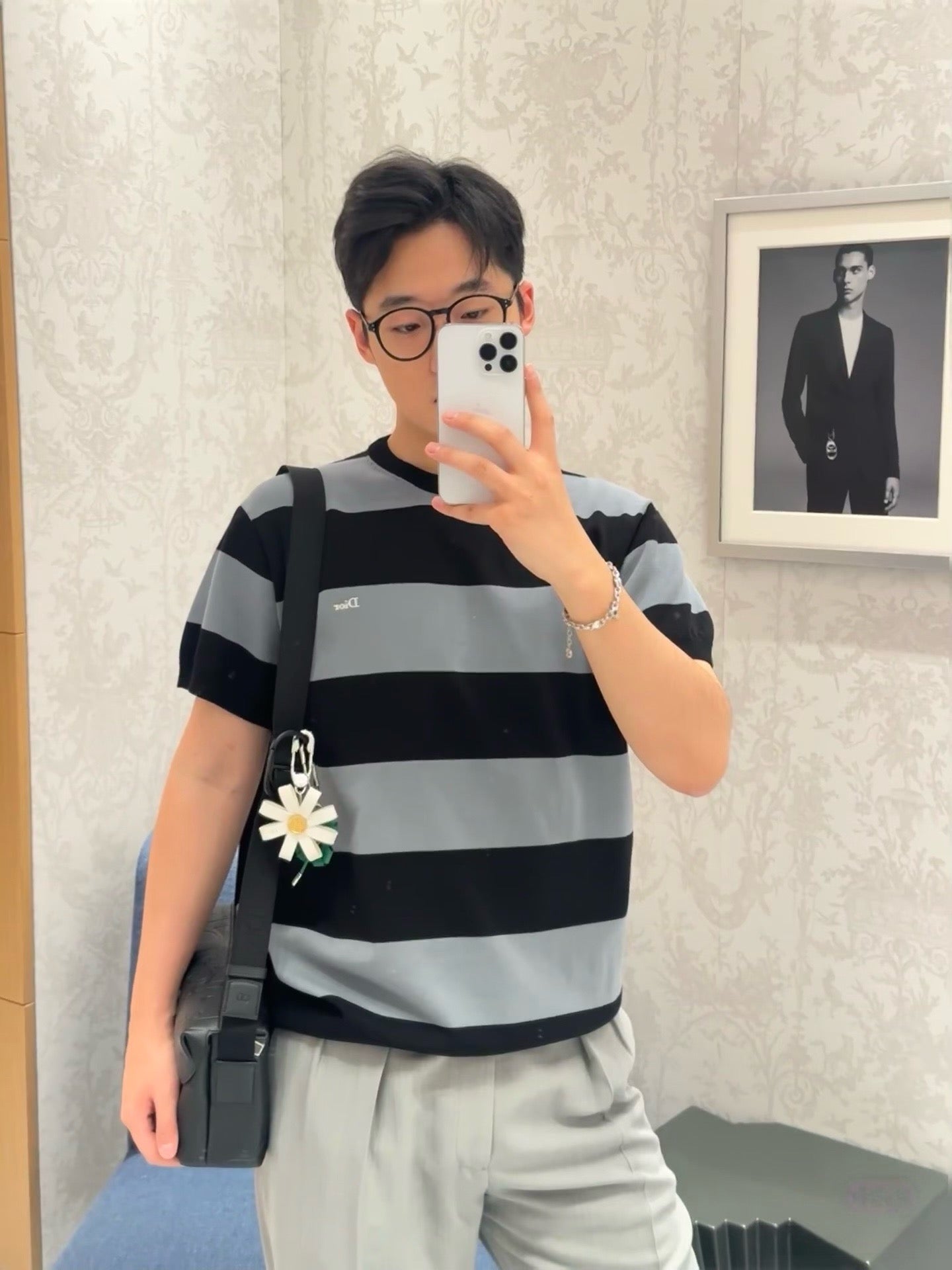 V공장 / 디올 반팔