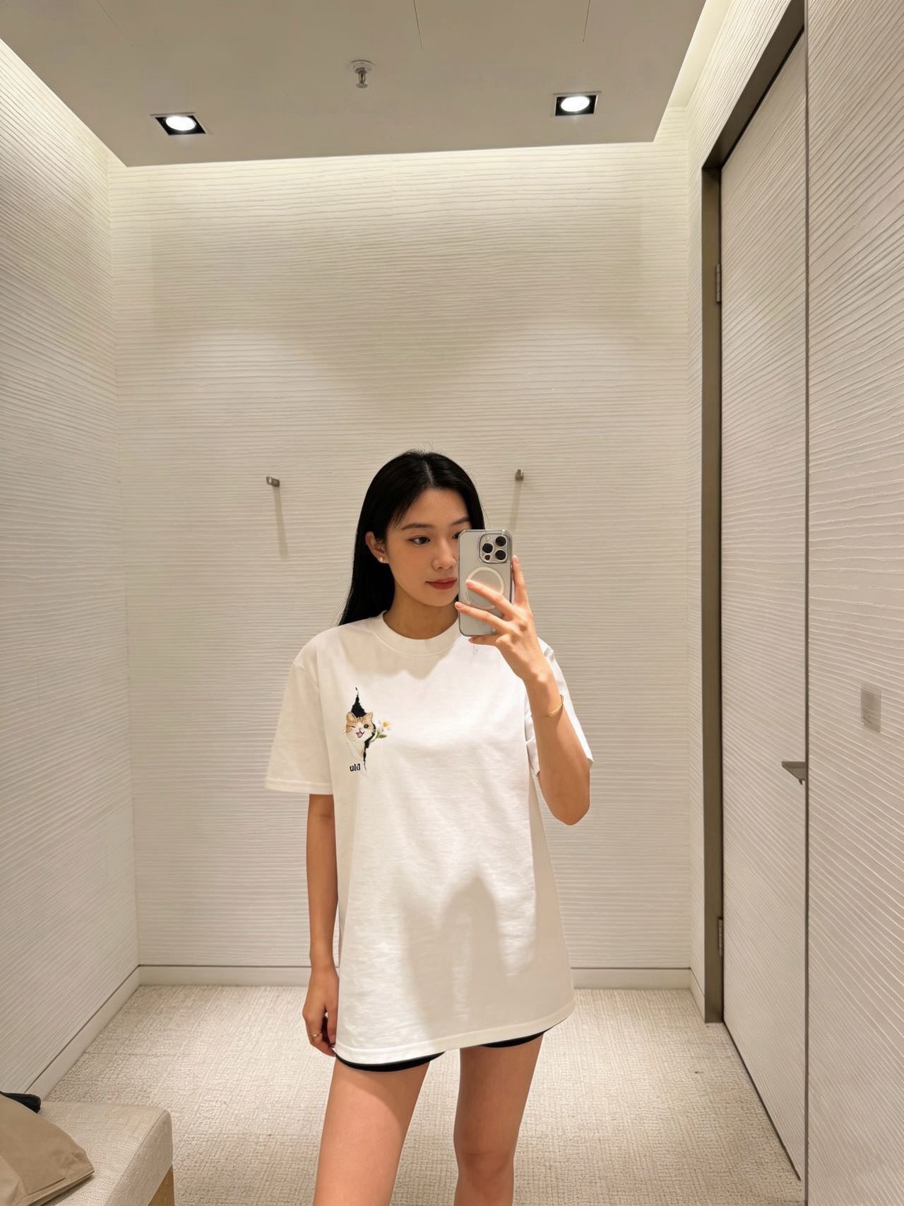 V공장 / 디올 반팔