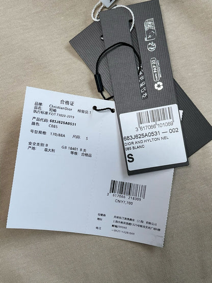 V공장 / 디올 반팔