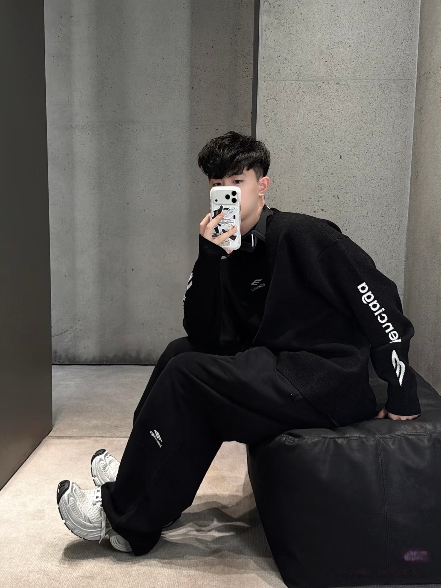 V공장 / 발렌시아가 바지