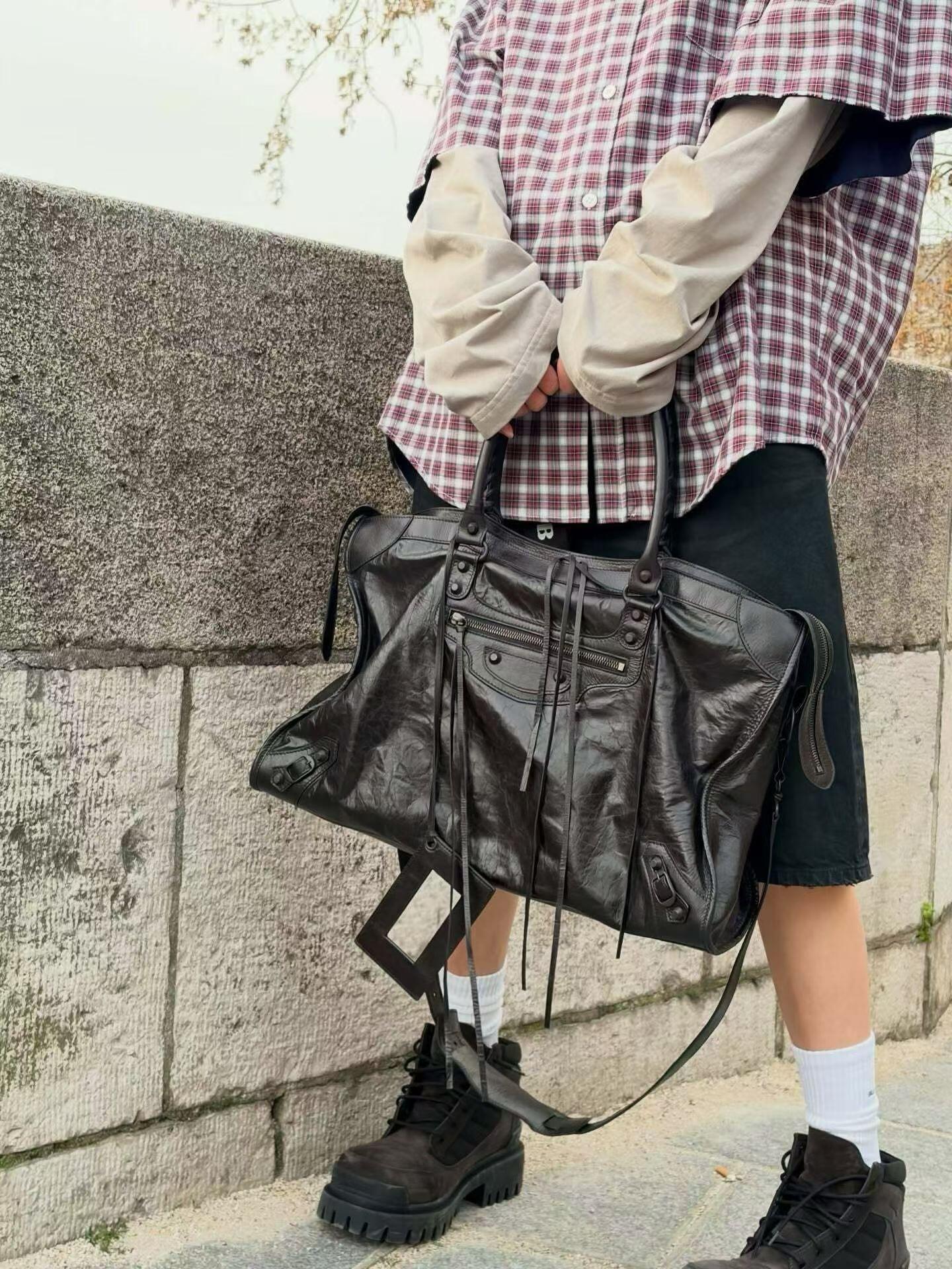 BVG / 발렌시아가 셔츠
