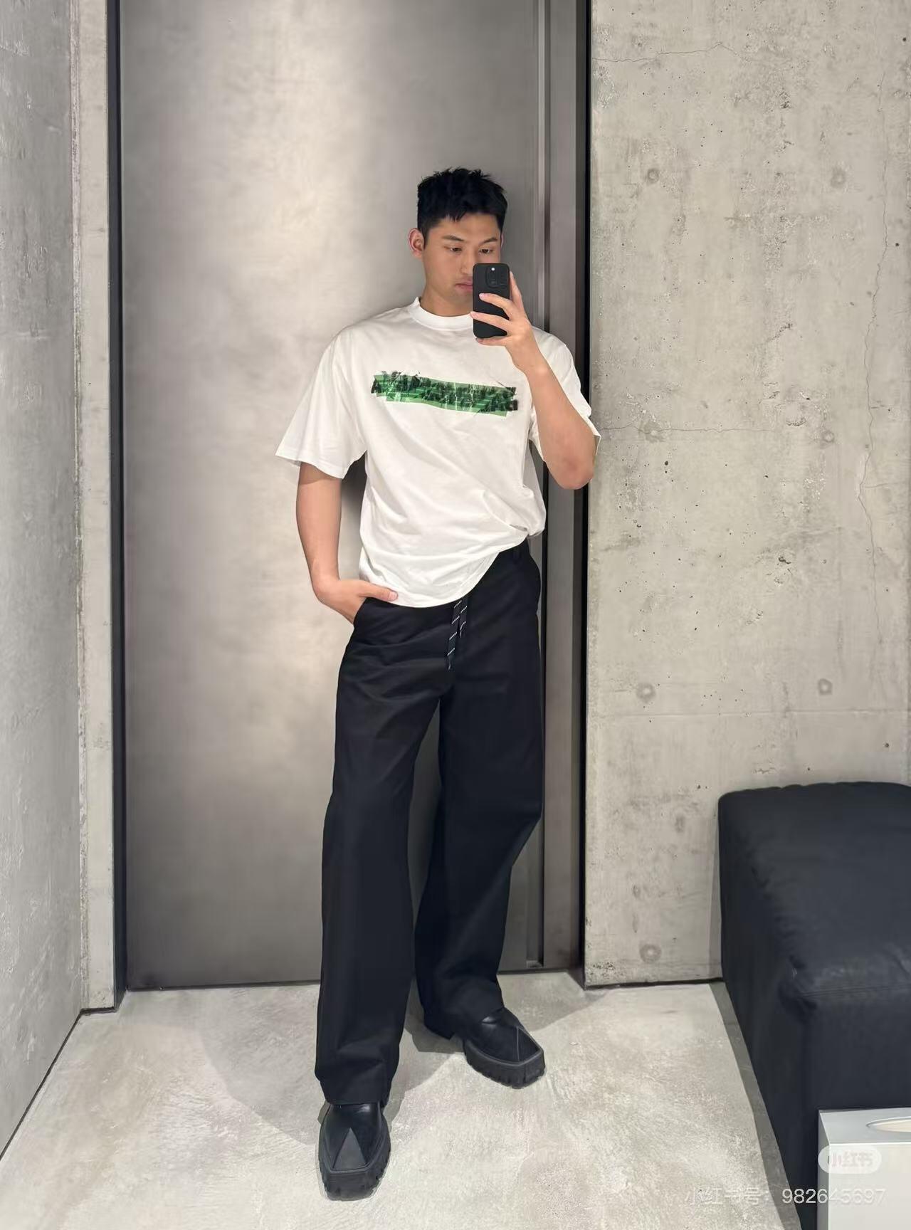 BVG / 발렌시아가 미디움 핏 티셔츠