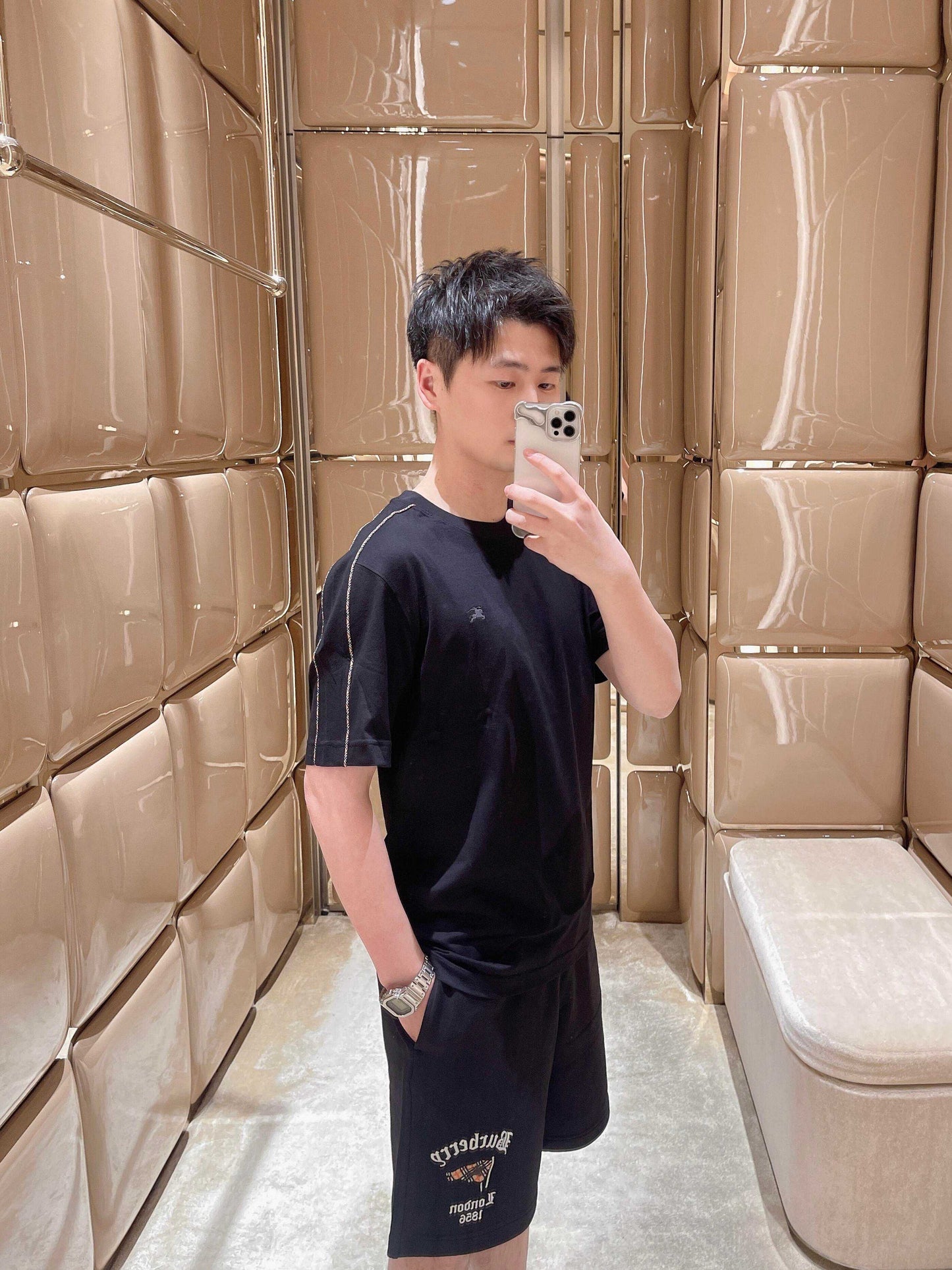 BVG / 버버리 깃발 자수 면 반바