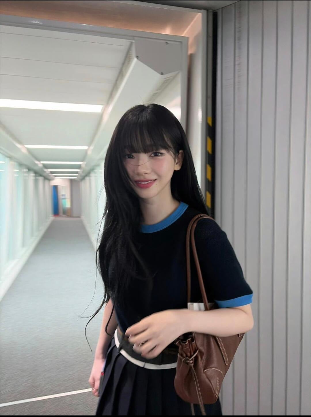 BVG / 프라다 삼각 로고 반팔 니트