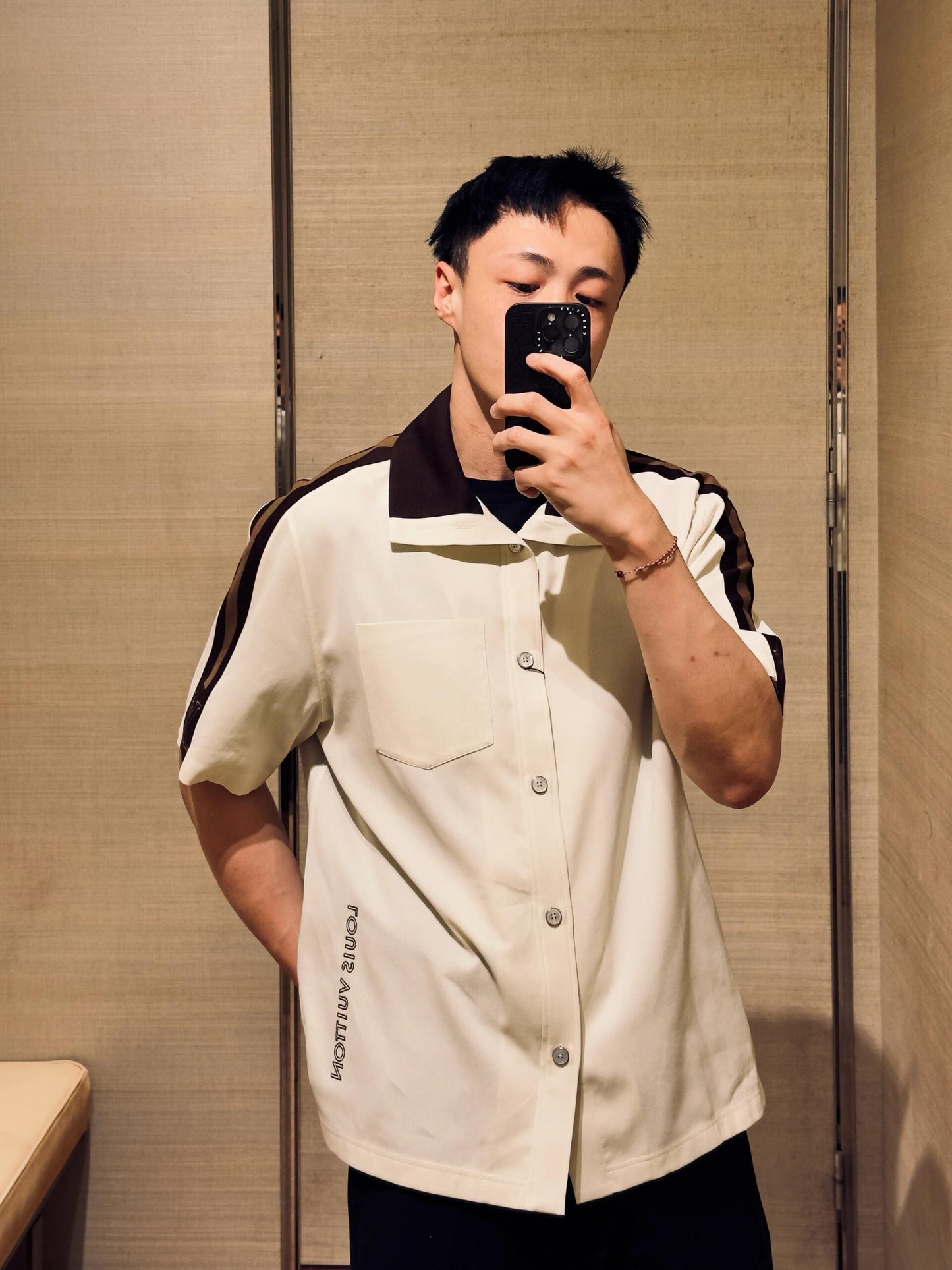 BVG / 루이비통 로고 스트랩 반팔 셔츠