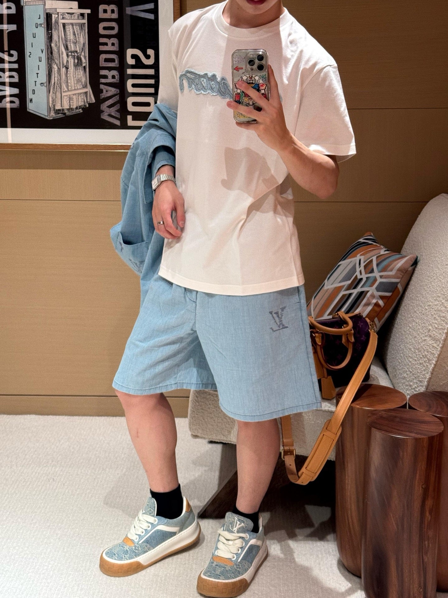 BVG / 루이비통 데님 패치 자수 라운드넥