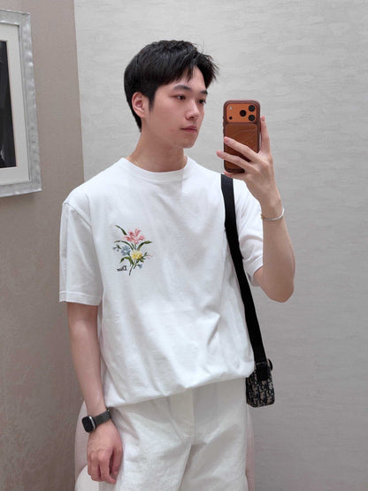 BVG / 디올 가슴 꽃 패턴 반팔 티셔츠