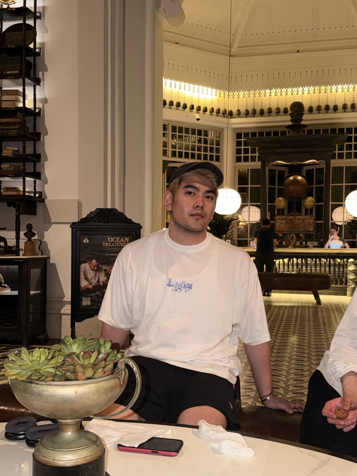 BVG / 발렌시아가 미디엄핏 티셔츠