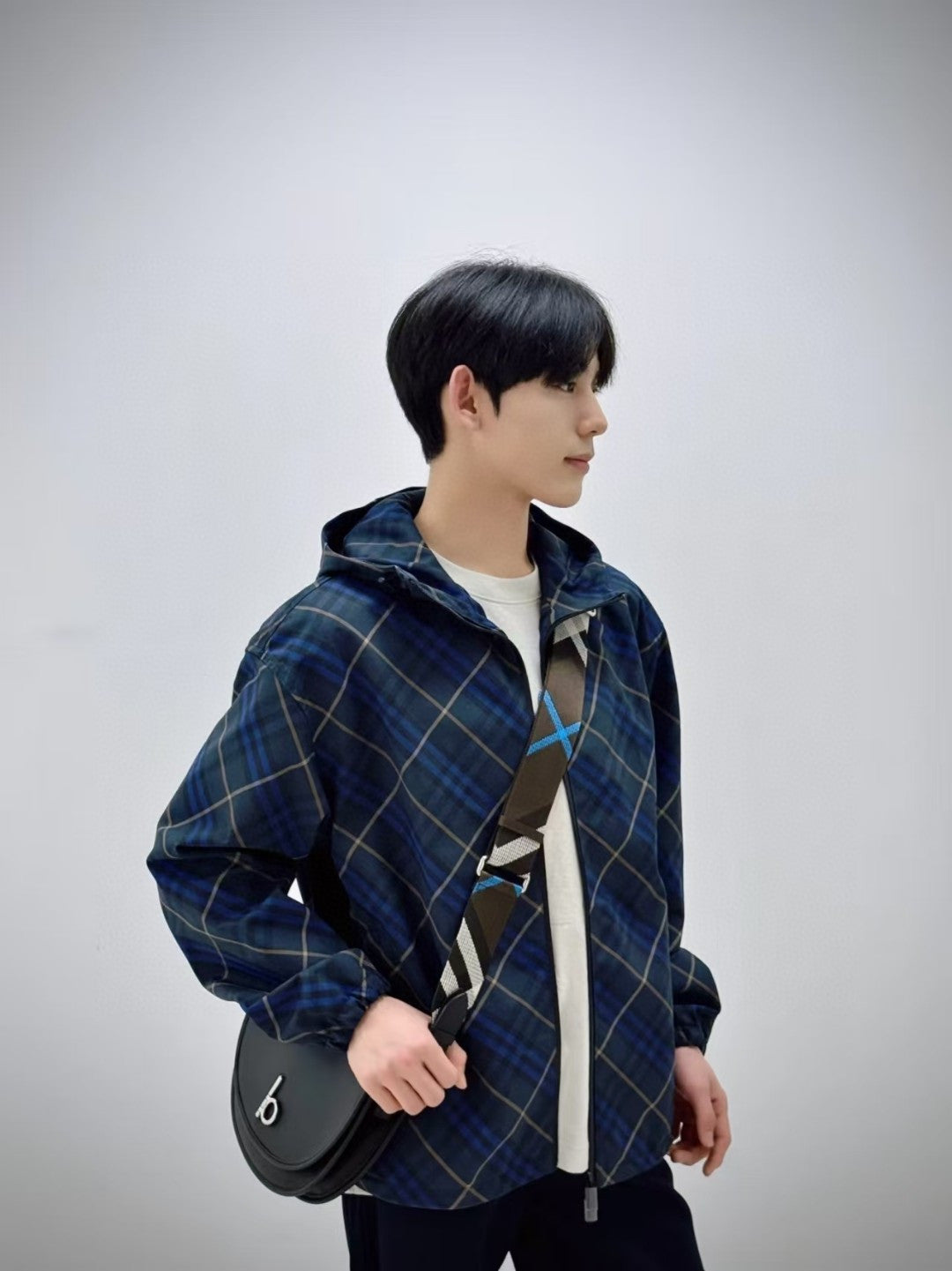 BVG / 버버리 네이비 사선 체크 자수 자켓