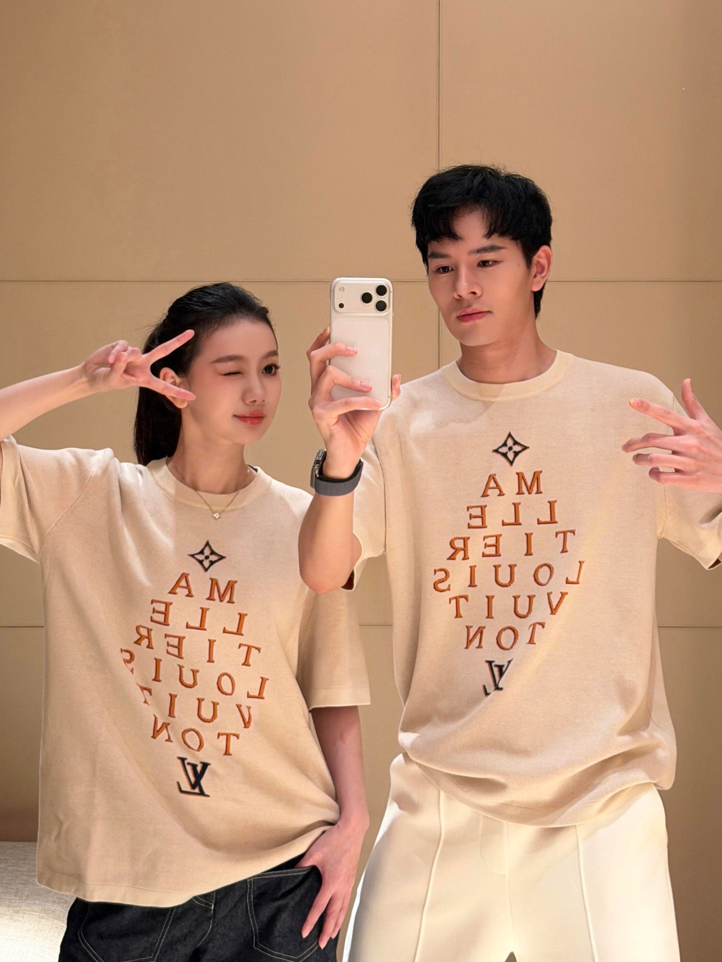 BVG / 루이비통 마크 라운드넥 반팔 티셔츠