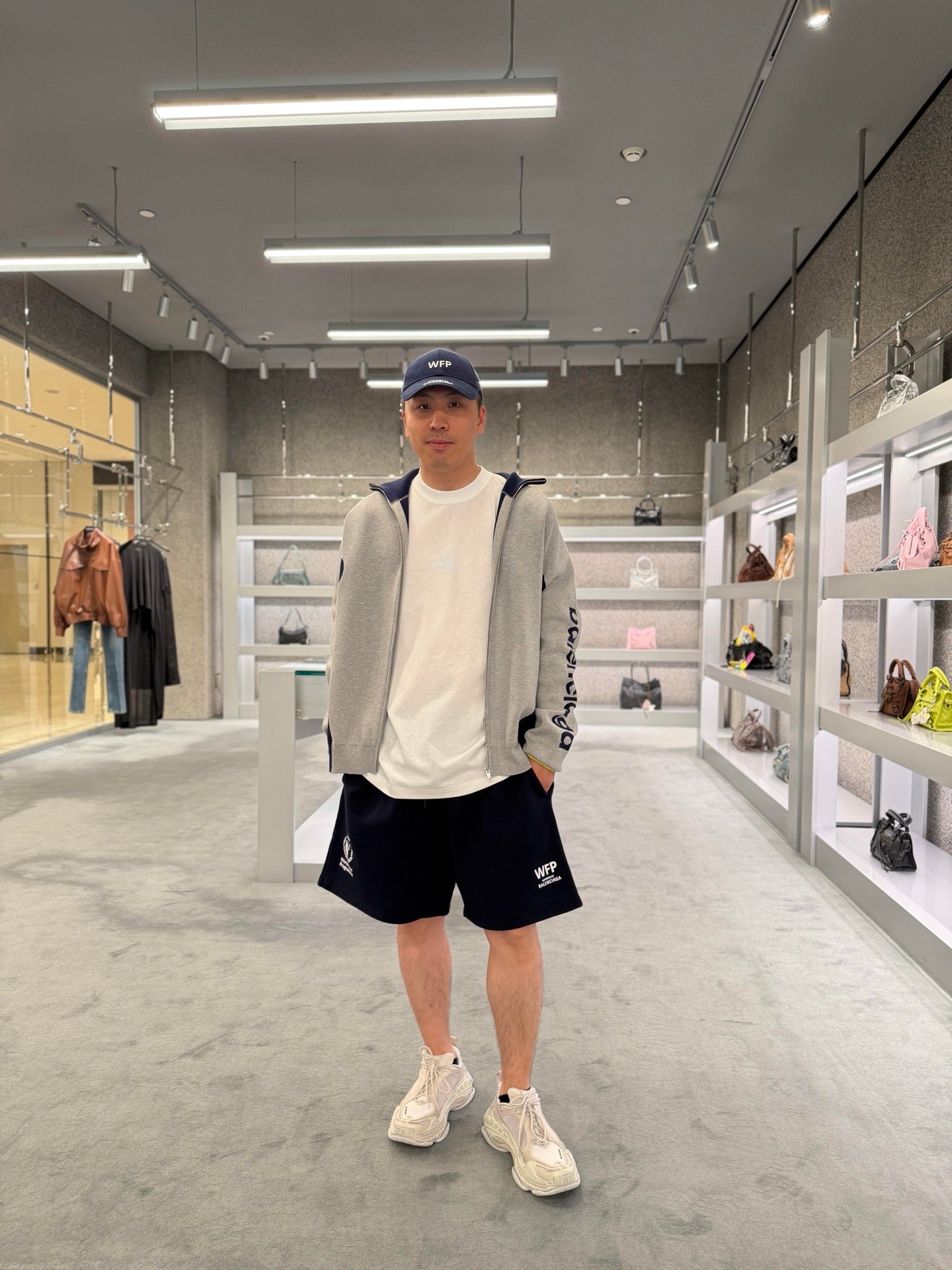 BVG / 발렌시아가 반바지